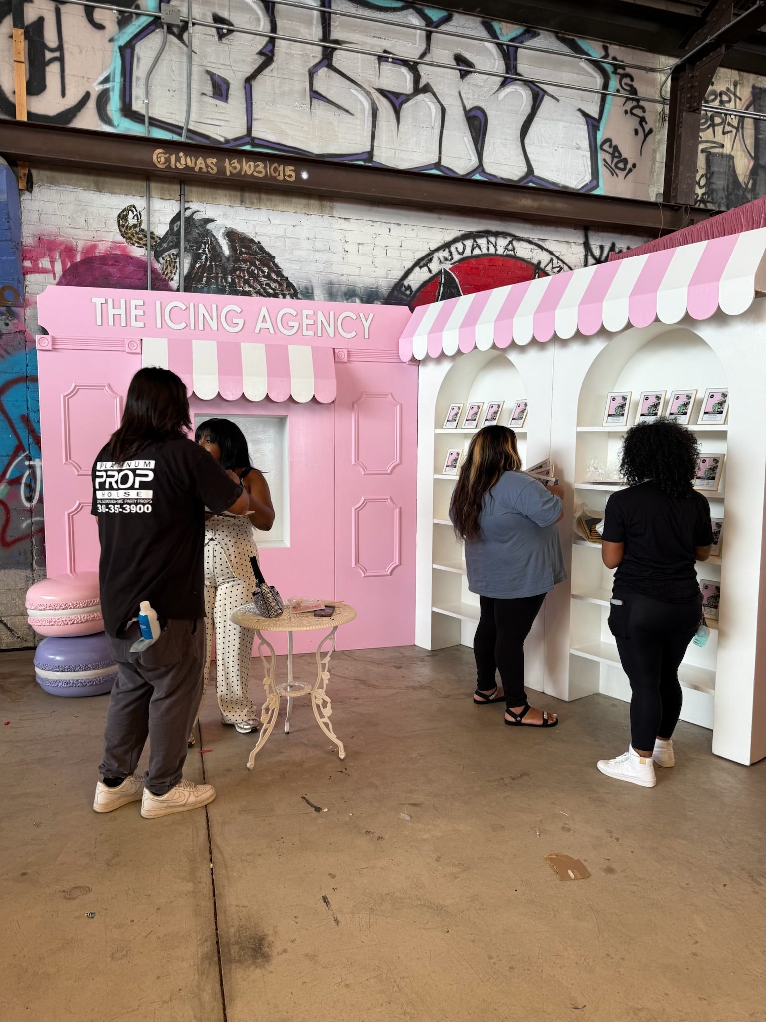 3D Light Pink & White Awning White Arch With Shelves