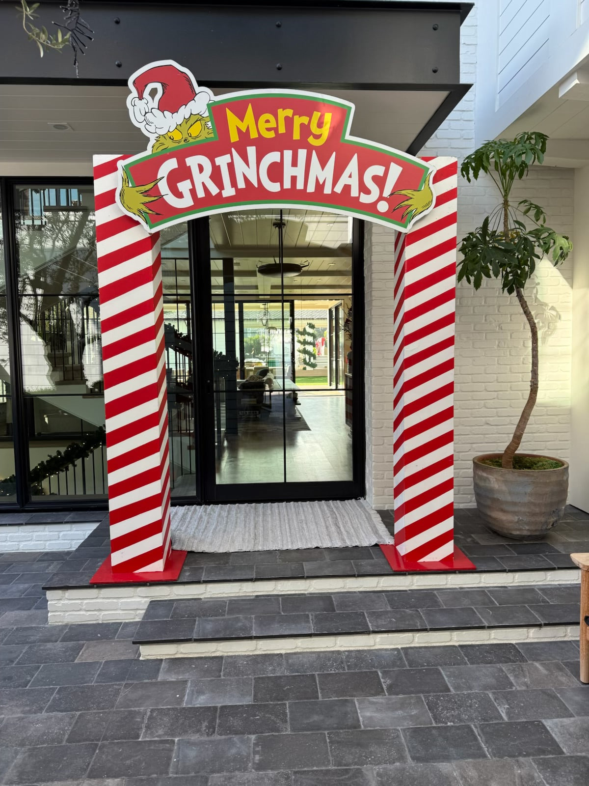 Merry Grinchmas Arch