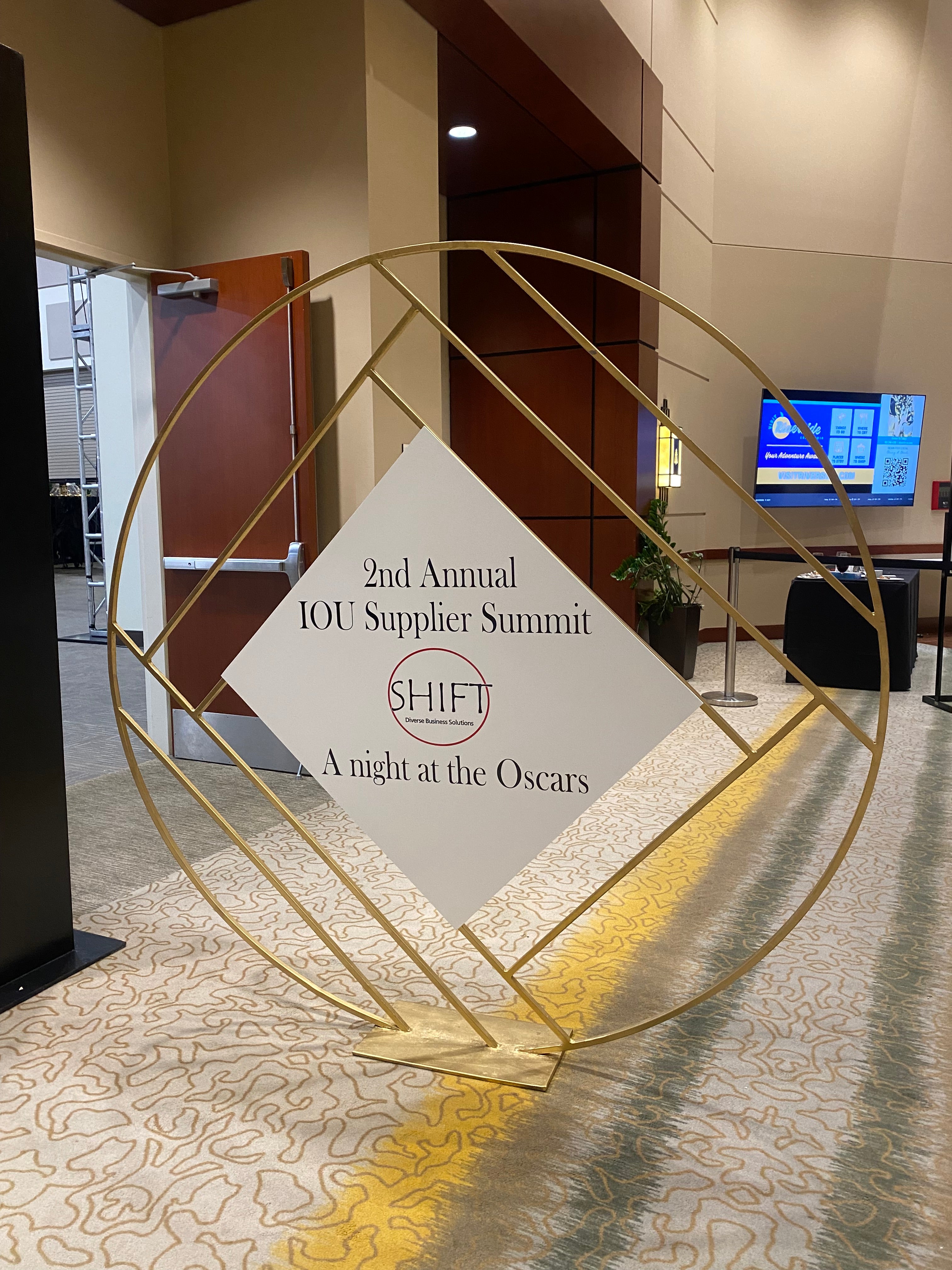 Gold Washington Circle Stand With Custom Signage