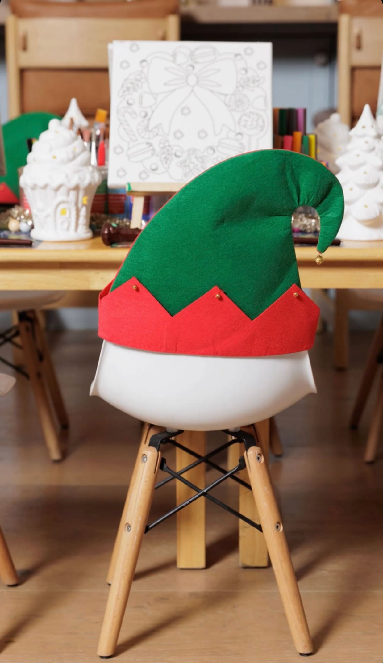 Kids White Gebo Brock Chair