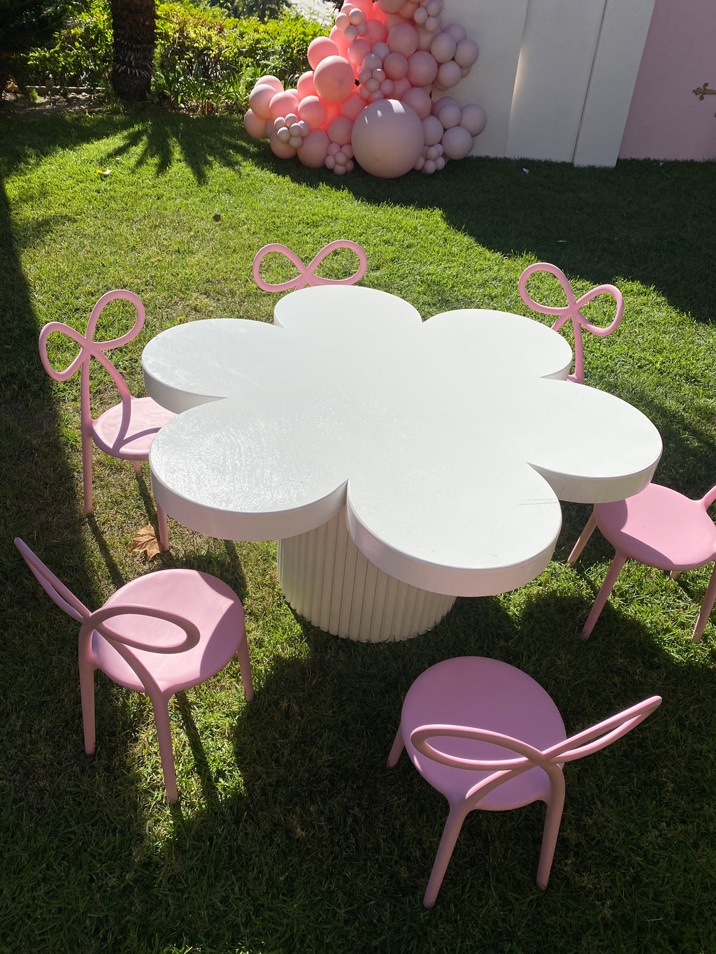 Kids Light Pink Resin Bow Chair