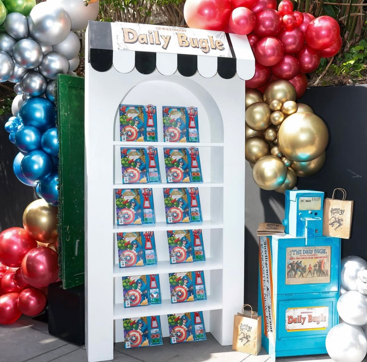 3D Black & White Awning White Arch With Shelves