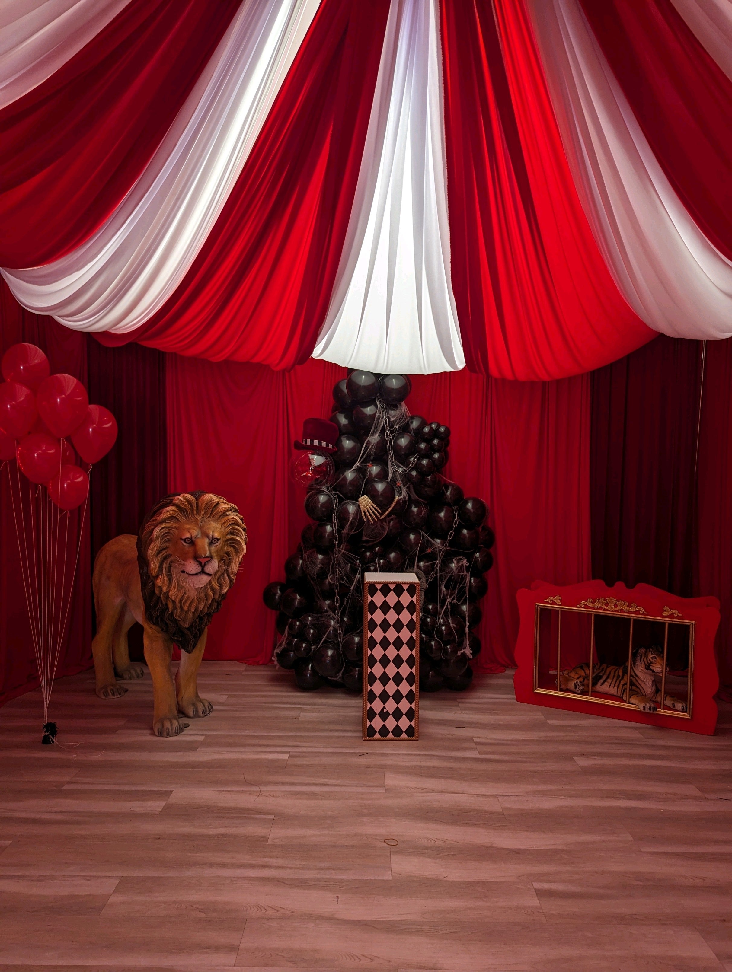 Red Tiger Cage