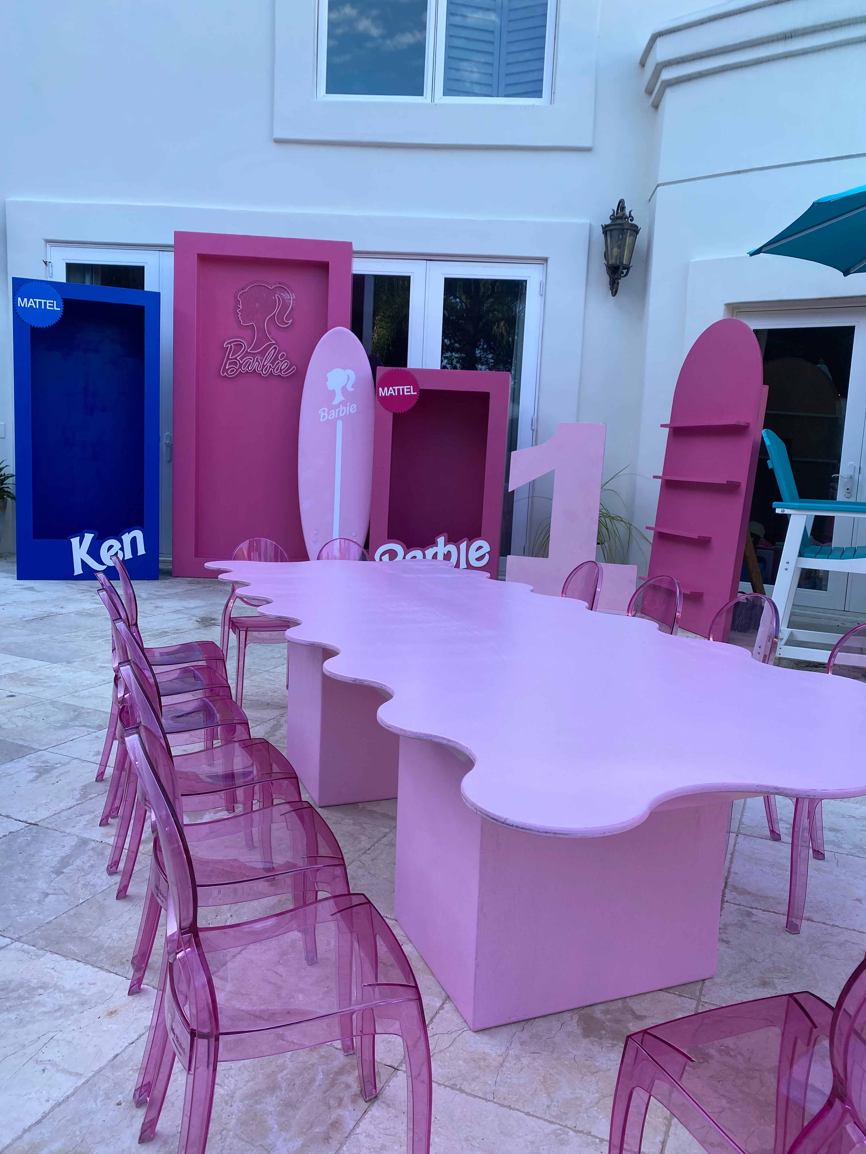 Kids Light Pink Wavy Table