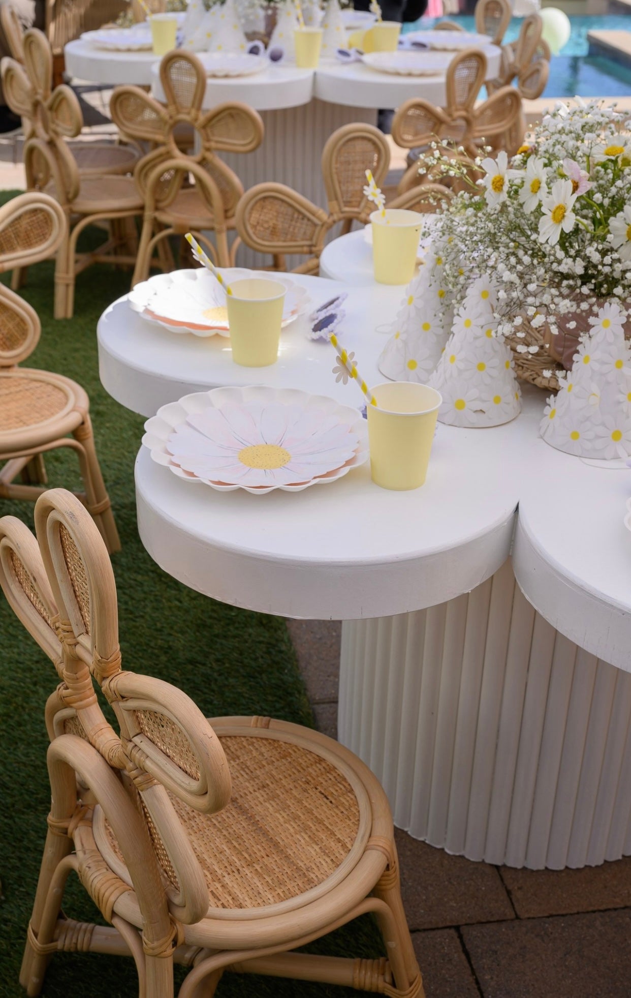 Kids White Flower Table