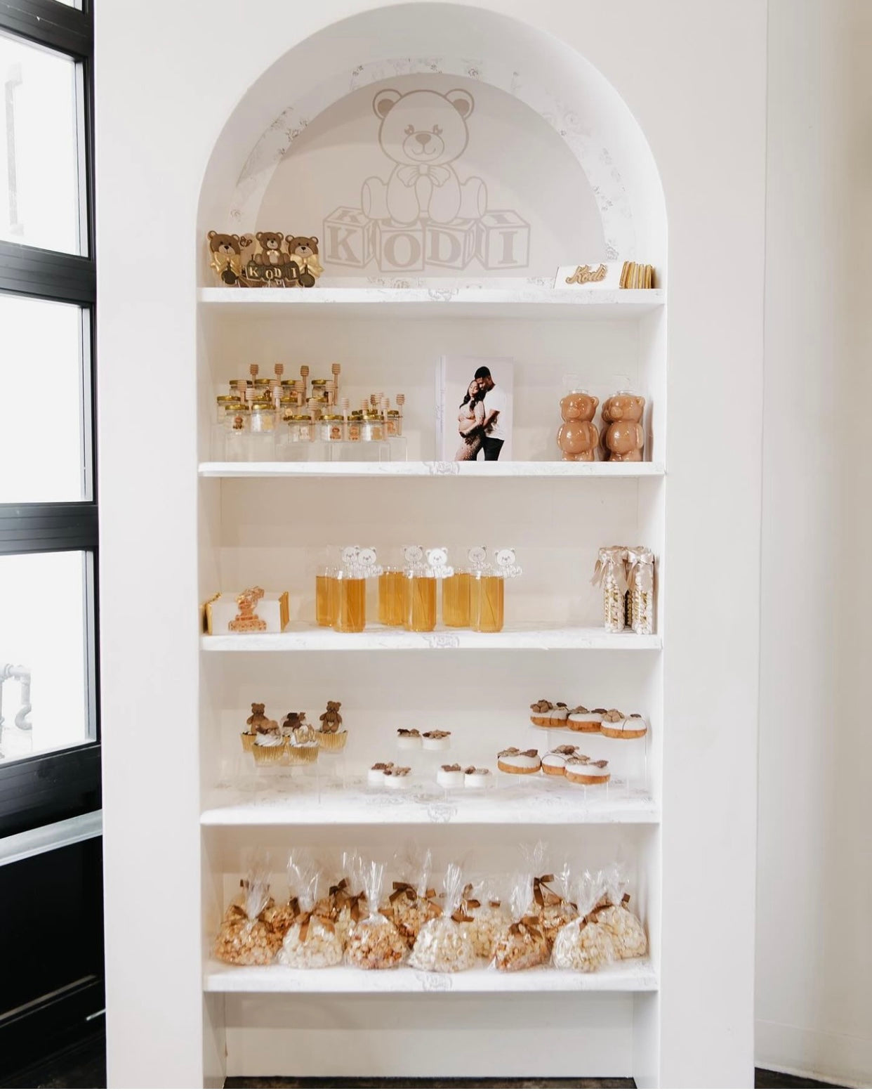3D White Arch With Shelves