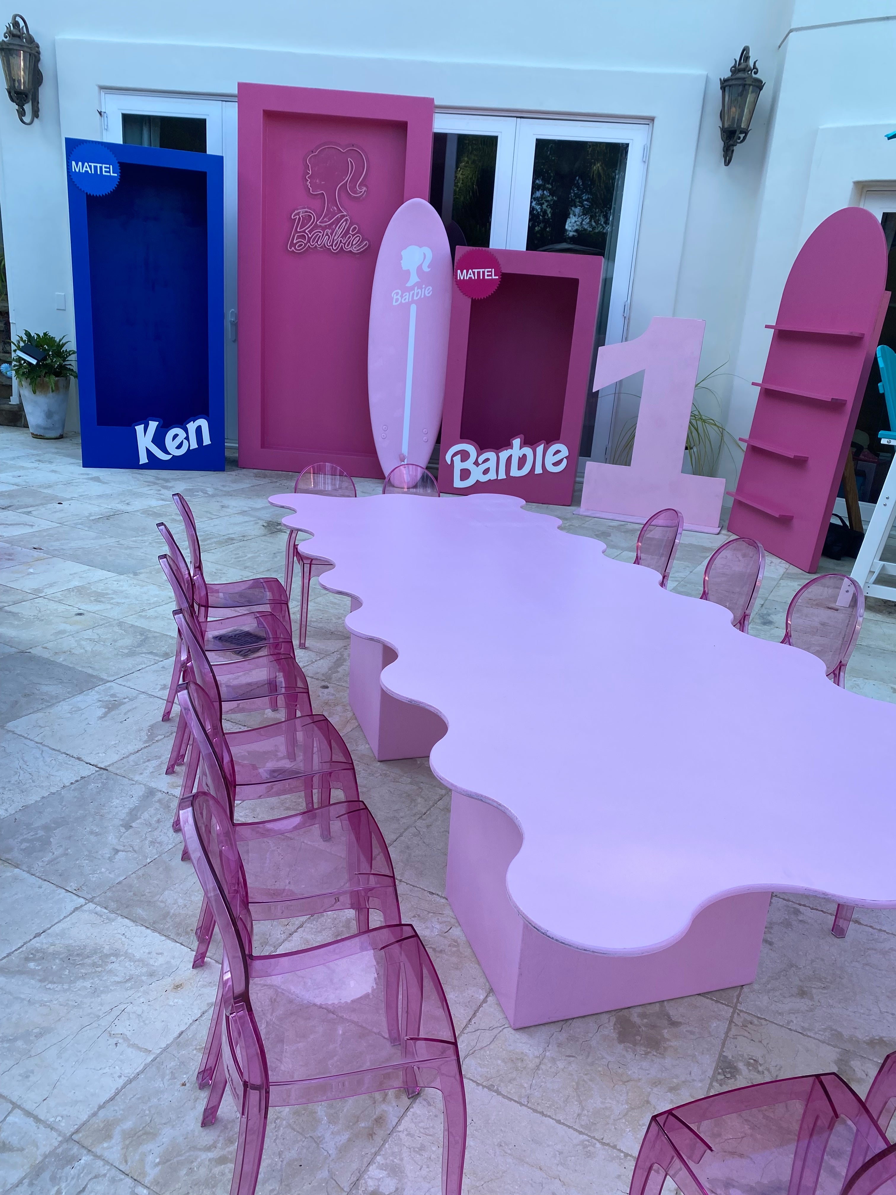 Kids Light Pink Wavy Table