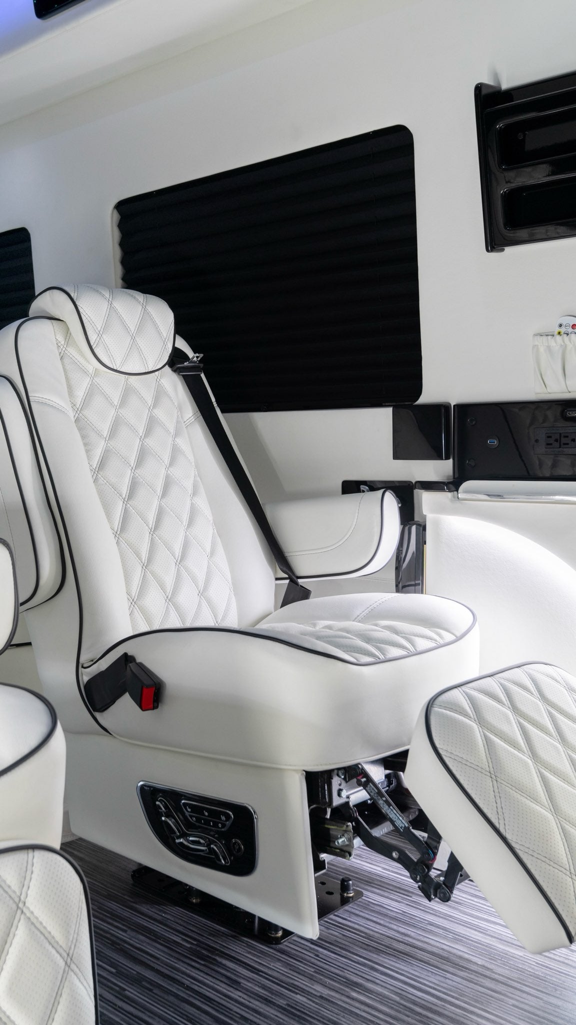 1 Additional Hour Luxury Mercedes Sprinter