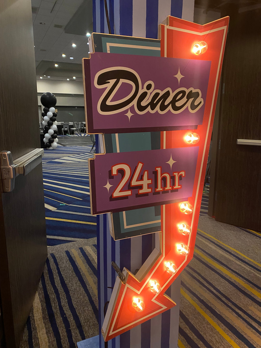 Diner Arch