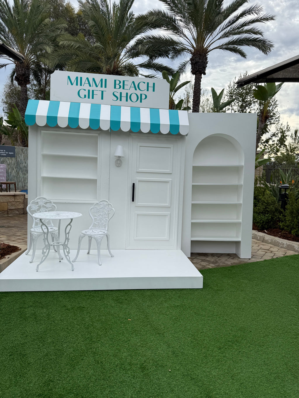 3D White Arch With Shelves