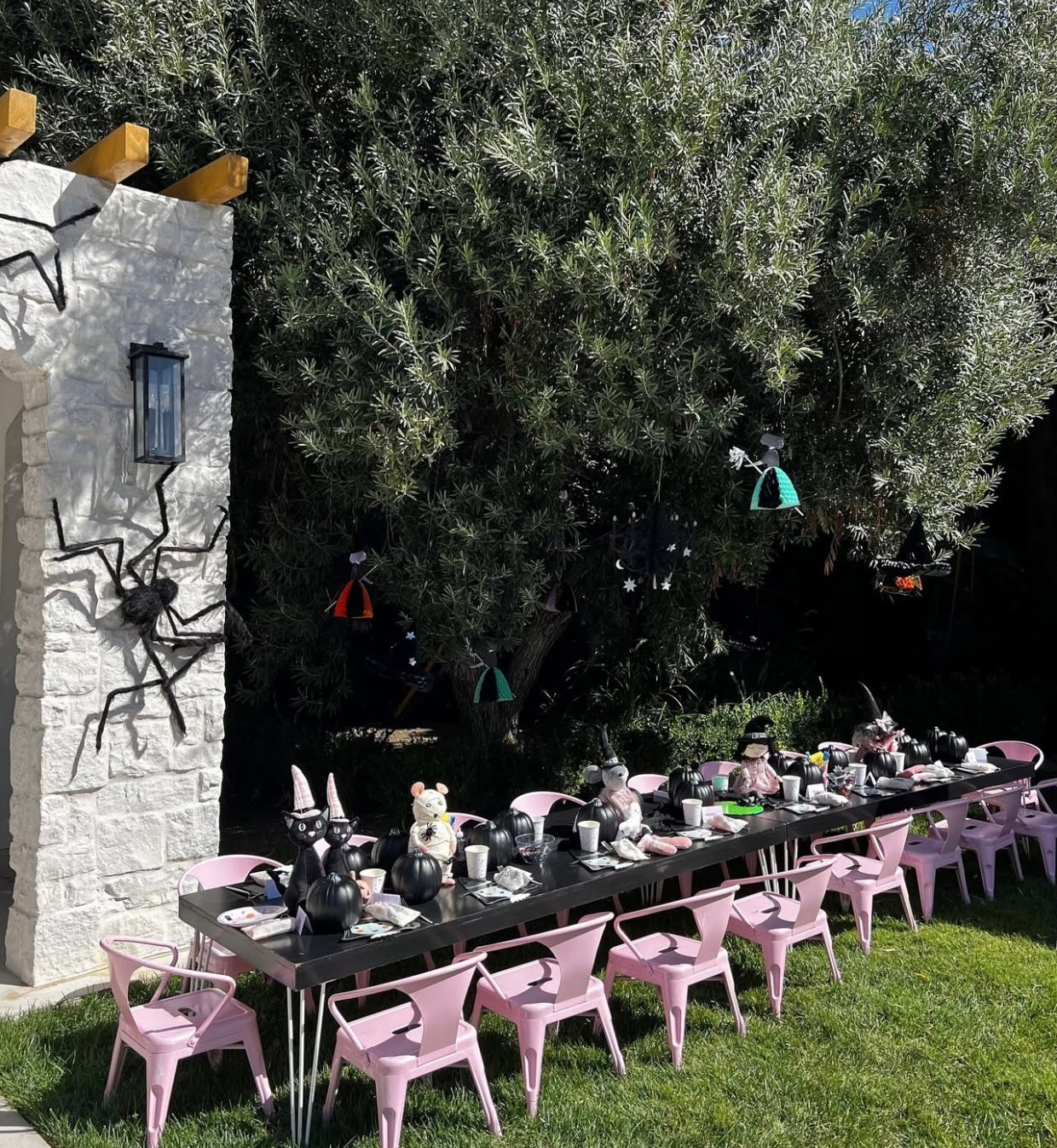Kids Modern Black Table With White Metal Legs