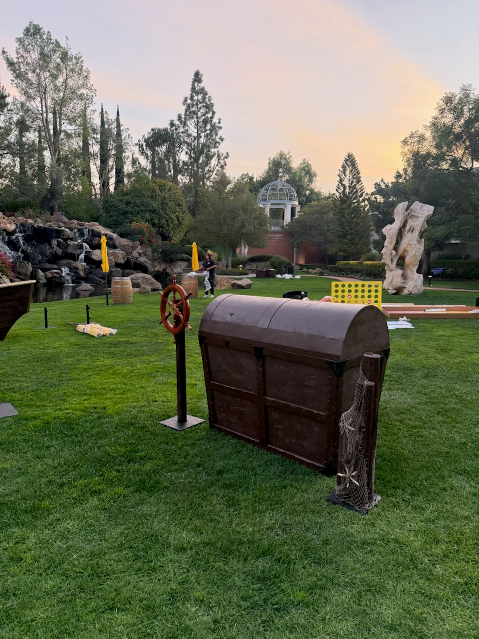 Giant Treasure Chest