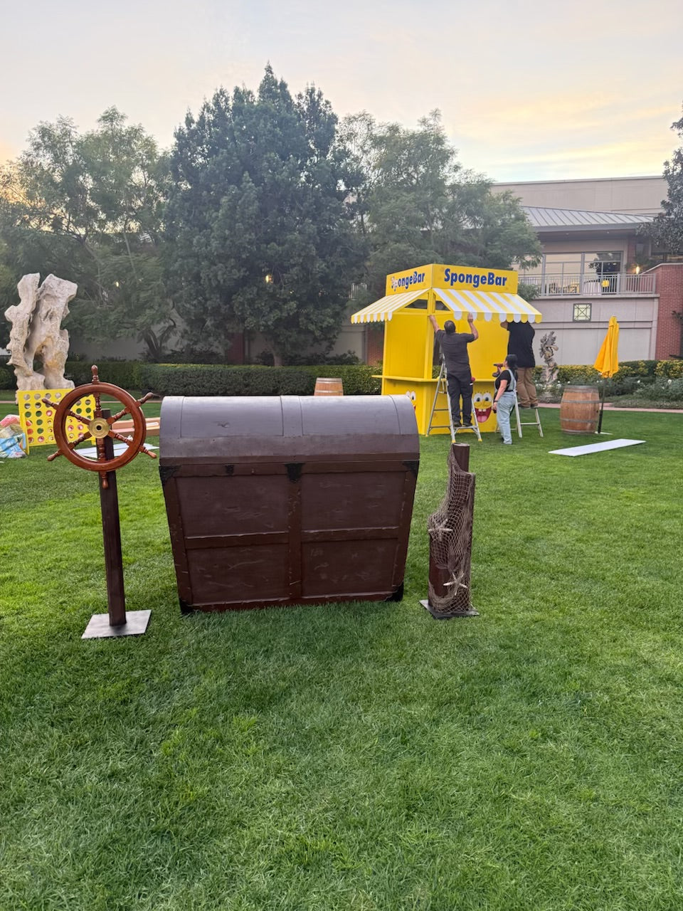 Giant Treasure Chest