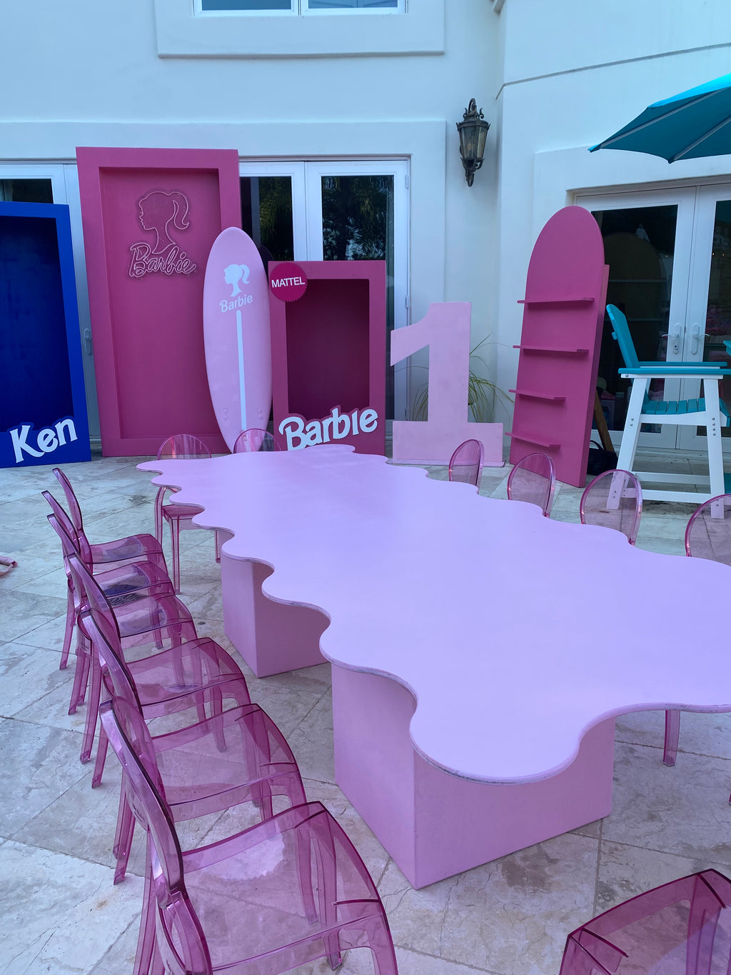 Kids Light Pink Wavy Table
