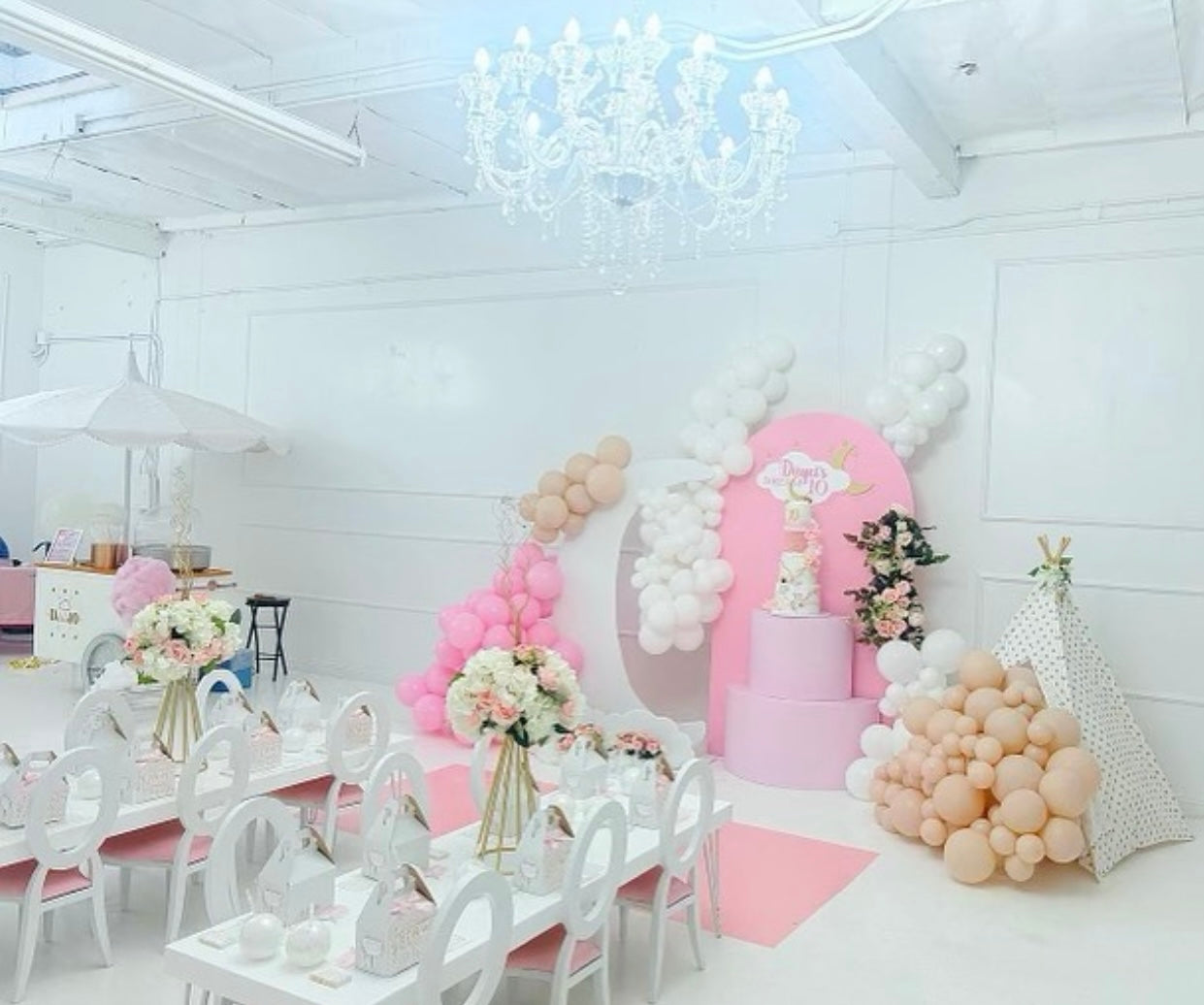 Kids Pink & White Washington Chair