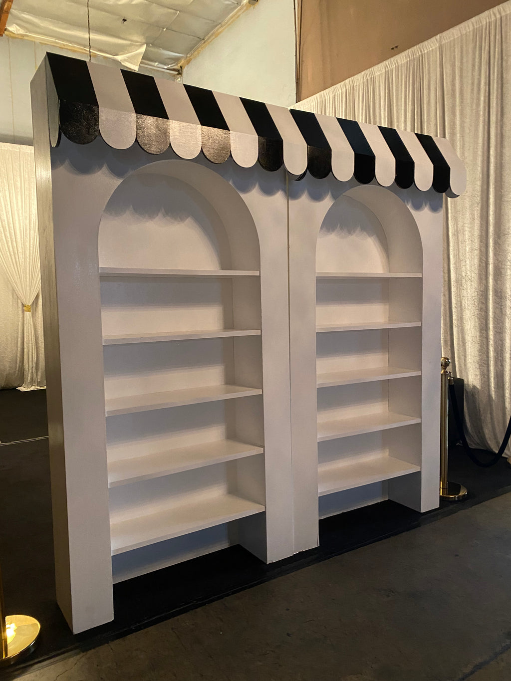 3D Black & White Awning White Arch With Shelves