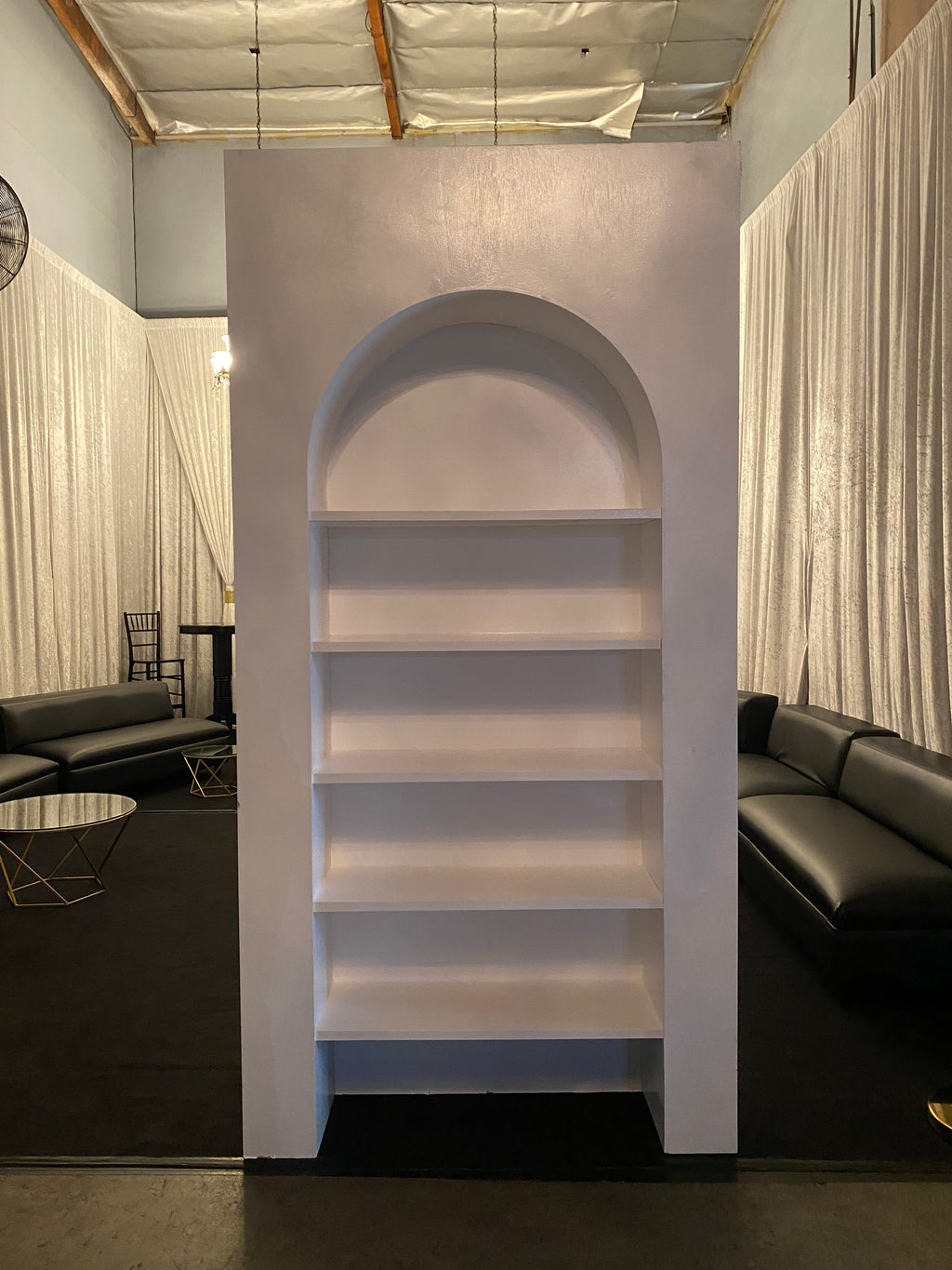 3D White Arch With Shelves