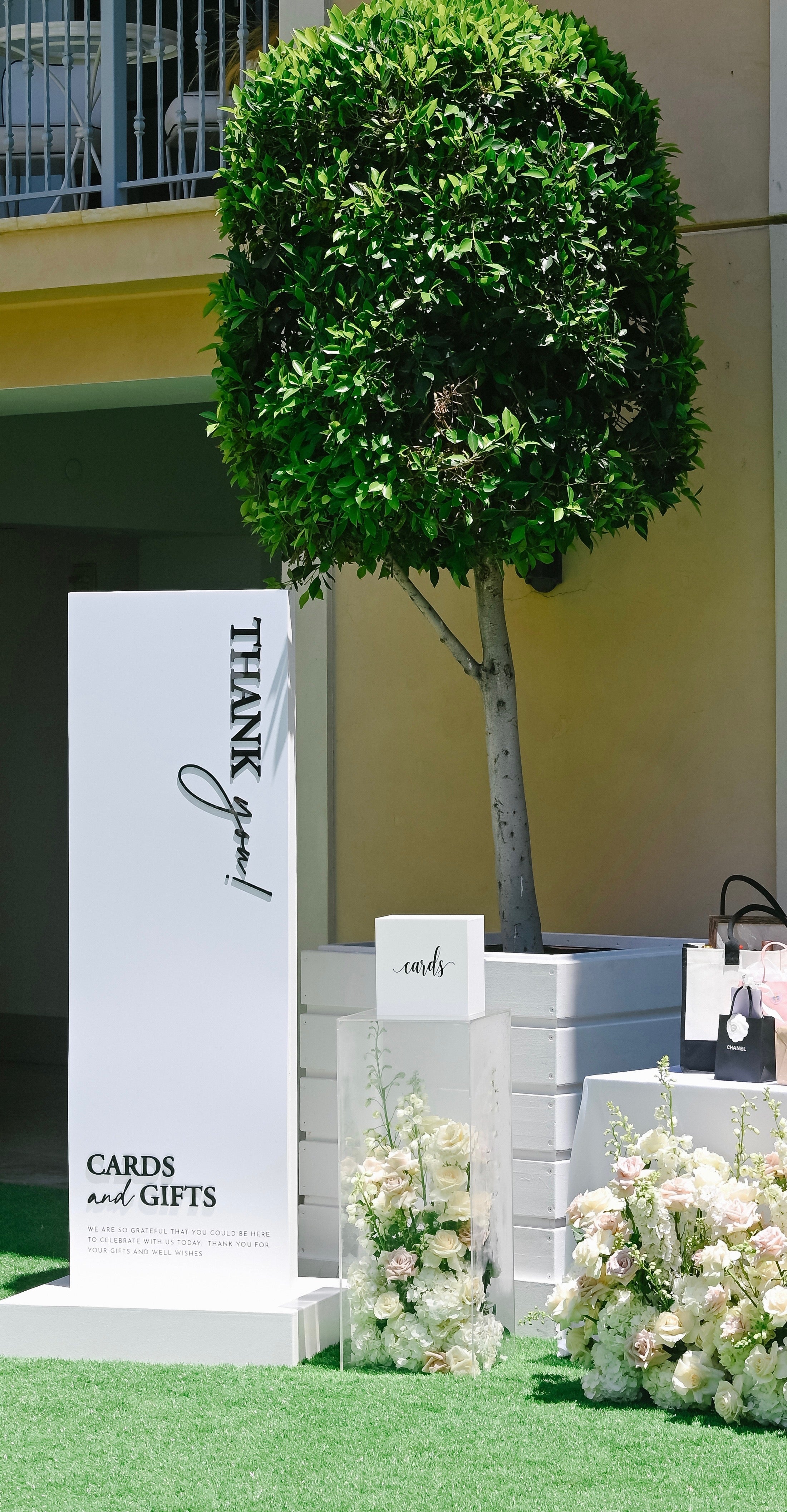 Thank You Cards & Gifts Sign