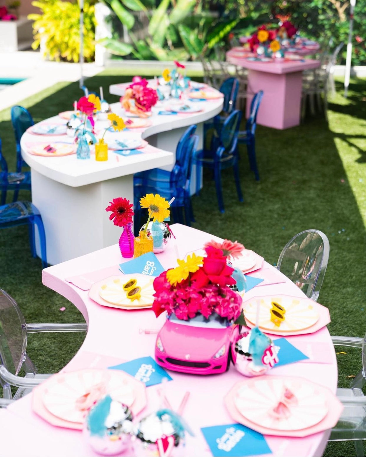 Kids White Serpentine Table