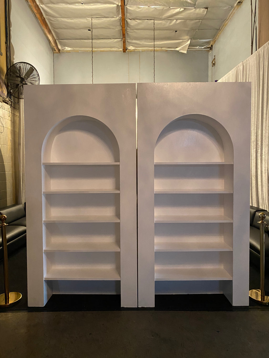 3D White Arch With Shelves