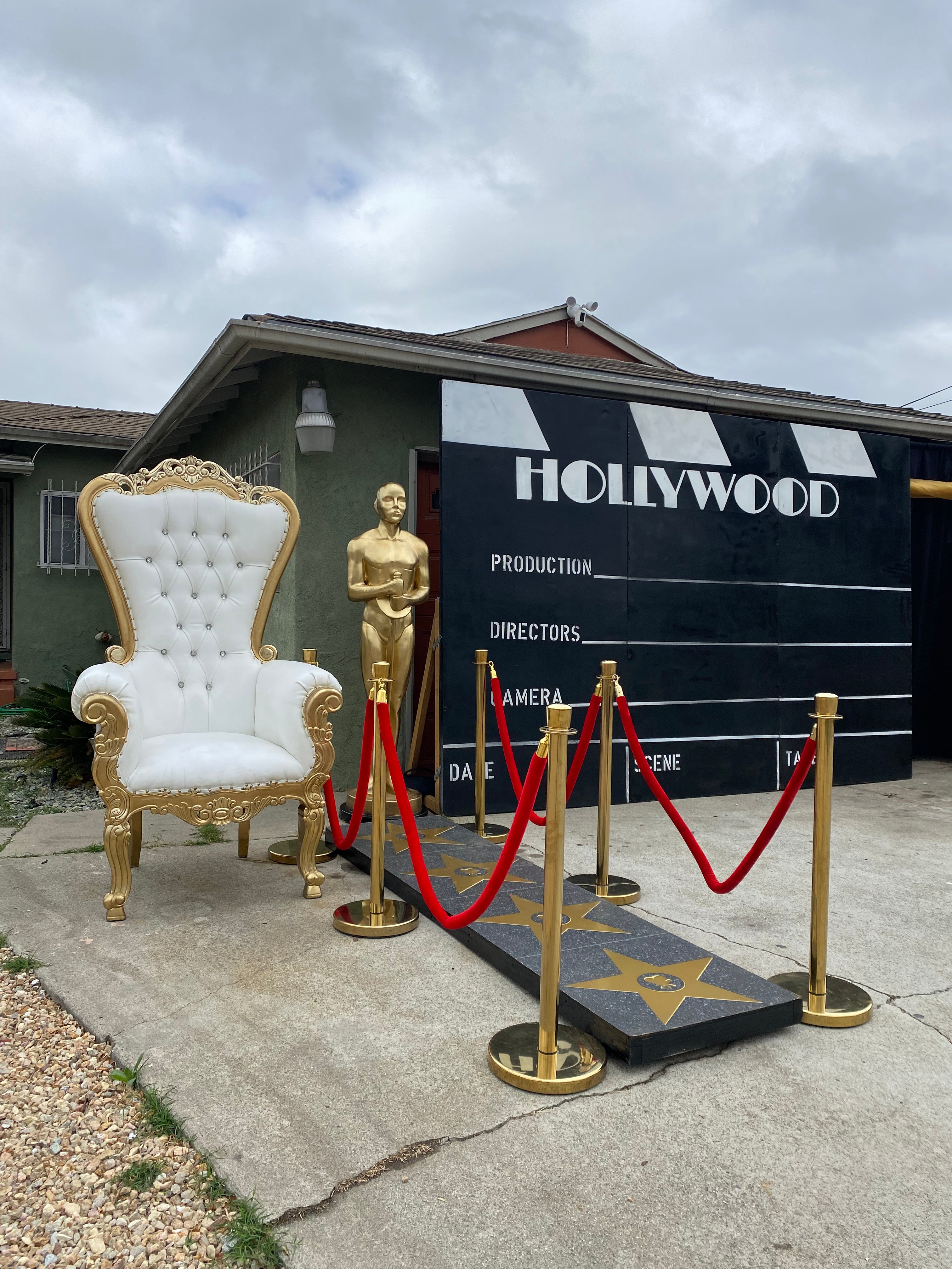 Adult Gold & White Royal Chair