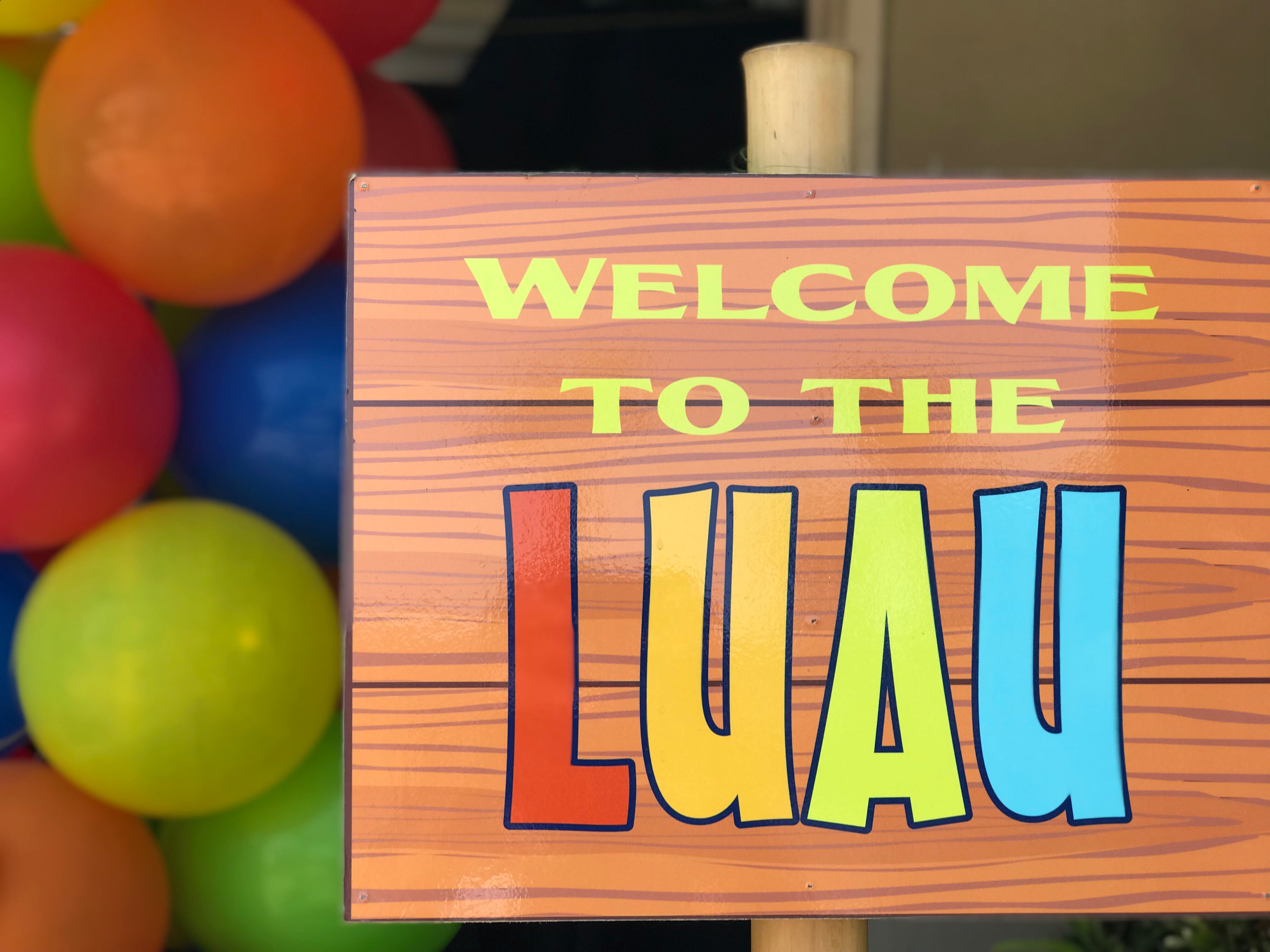 Luau Welcome Sign