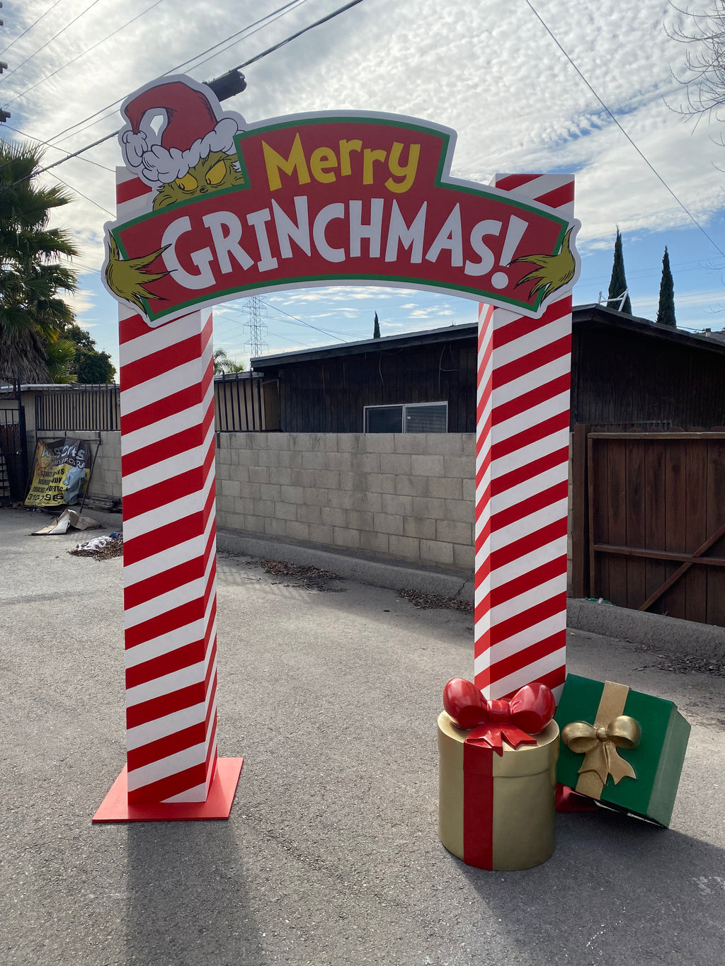 Merry Grinchmas Arch
