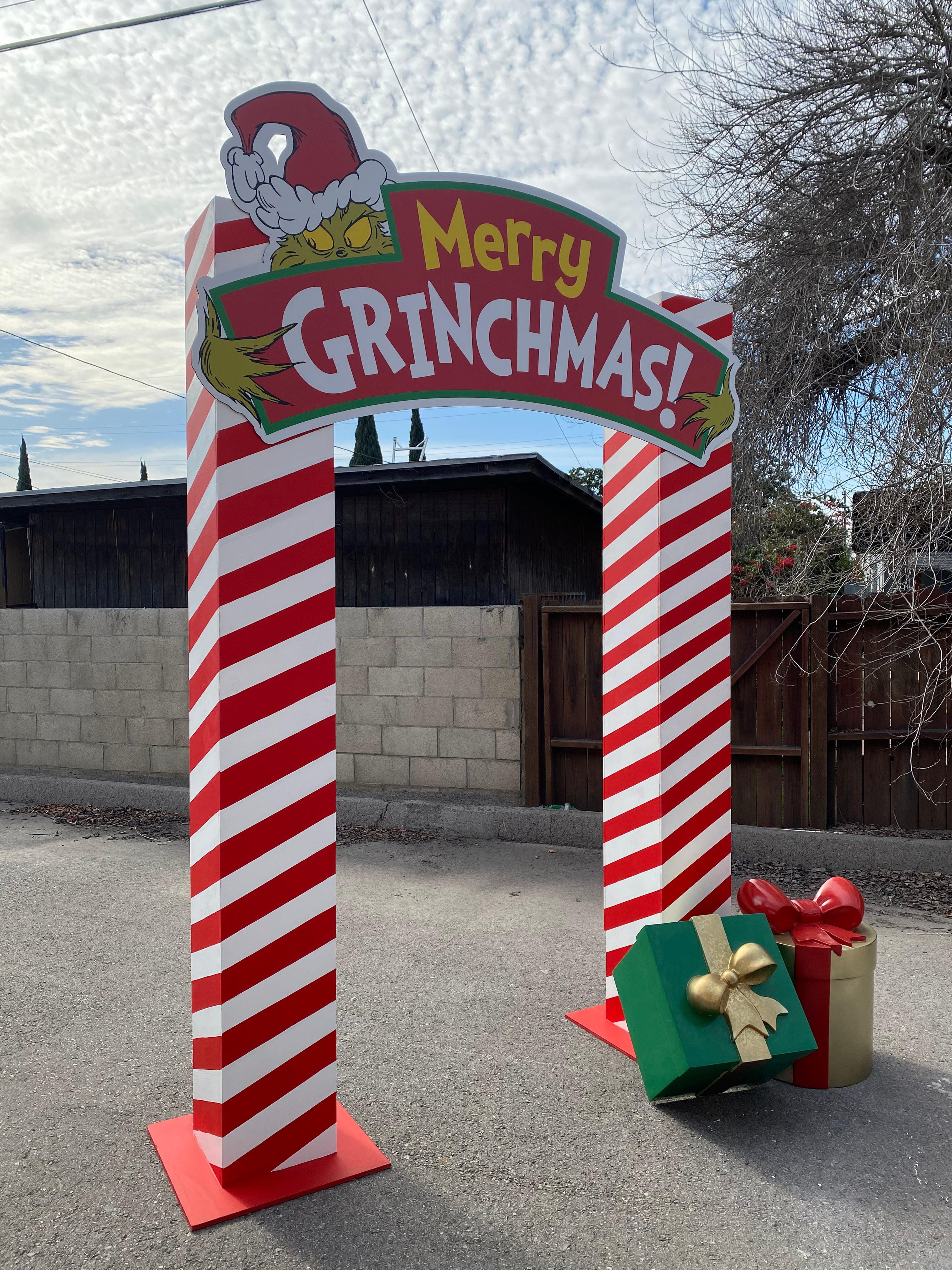 Merry Grinchmas Arch