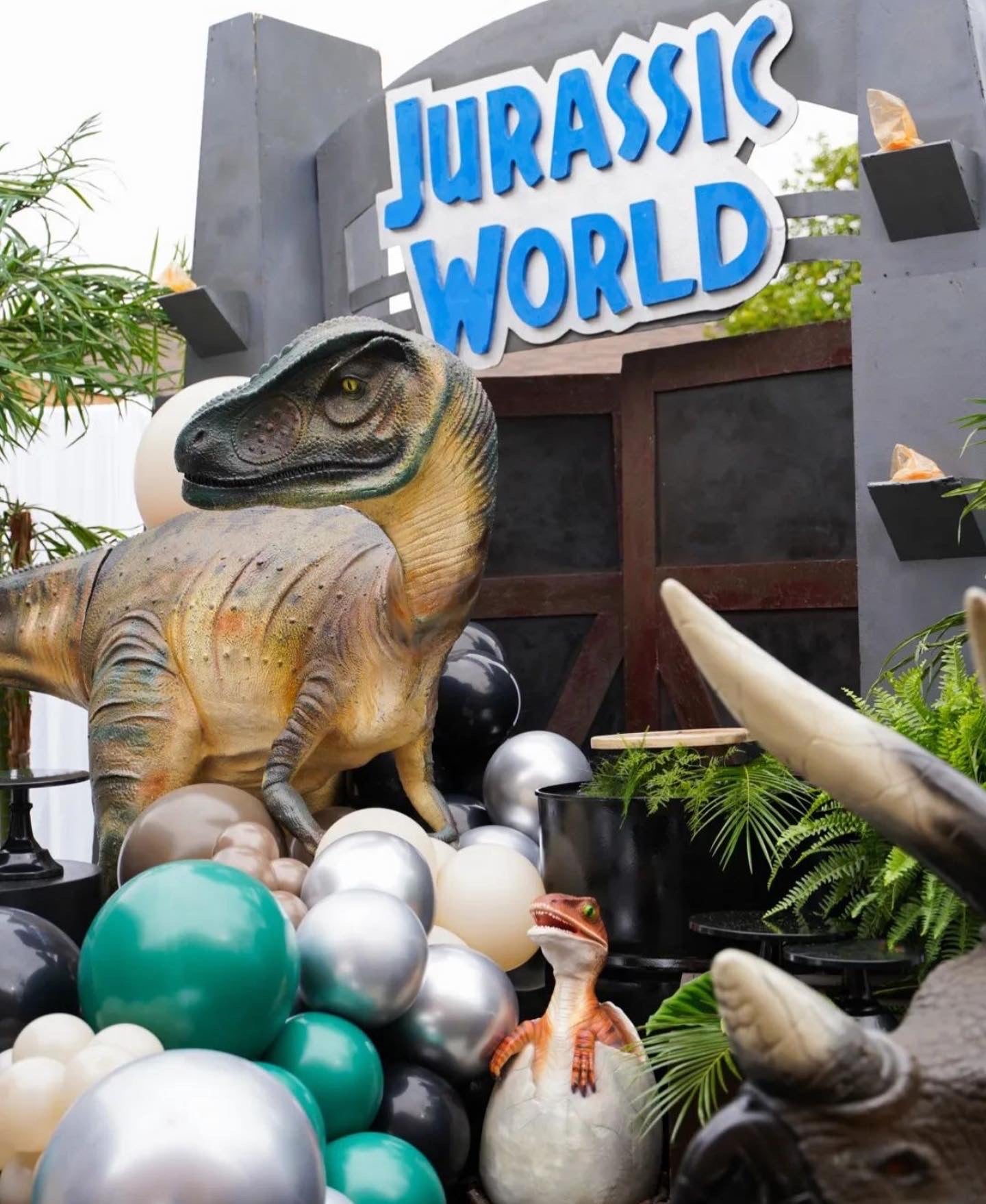Jurassic World Arch
