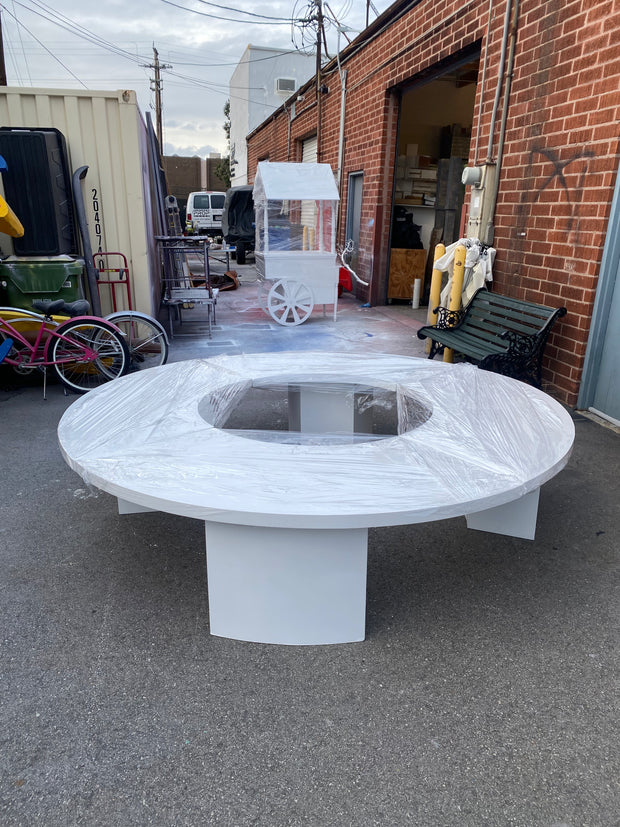 Kids White Serpentine Circle Table