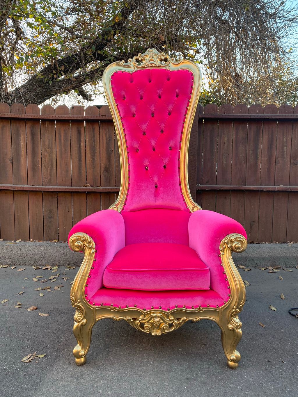 Medium Hot Pink/Gold Royal Throne Chair