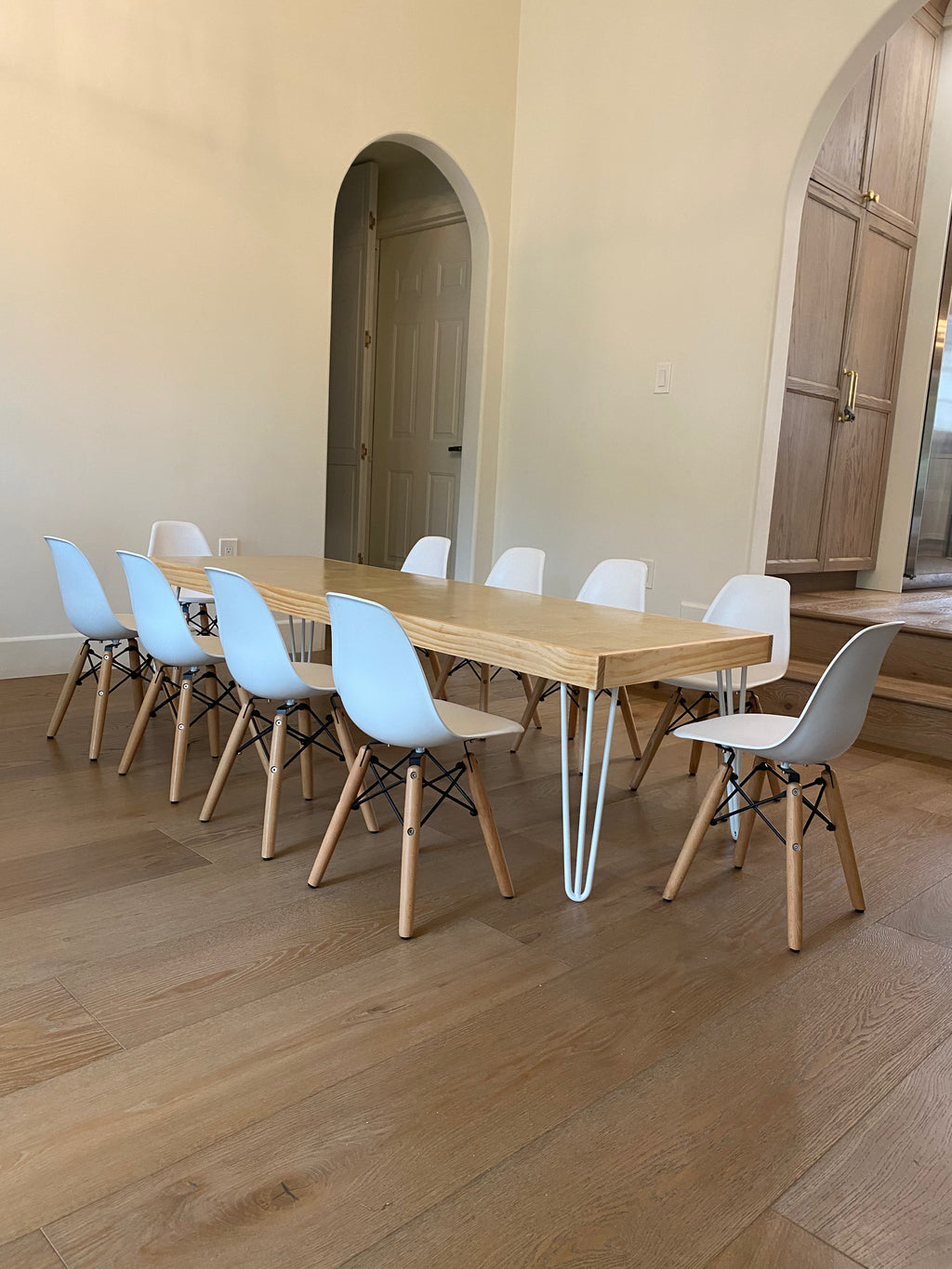 Kids White Gebo Brock Chair