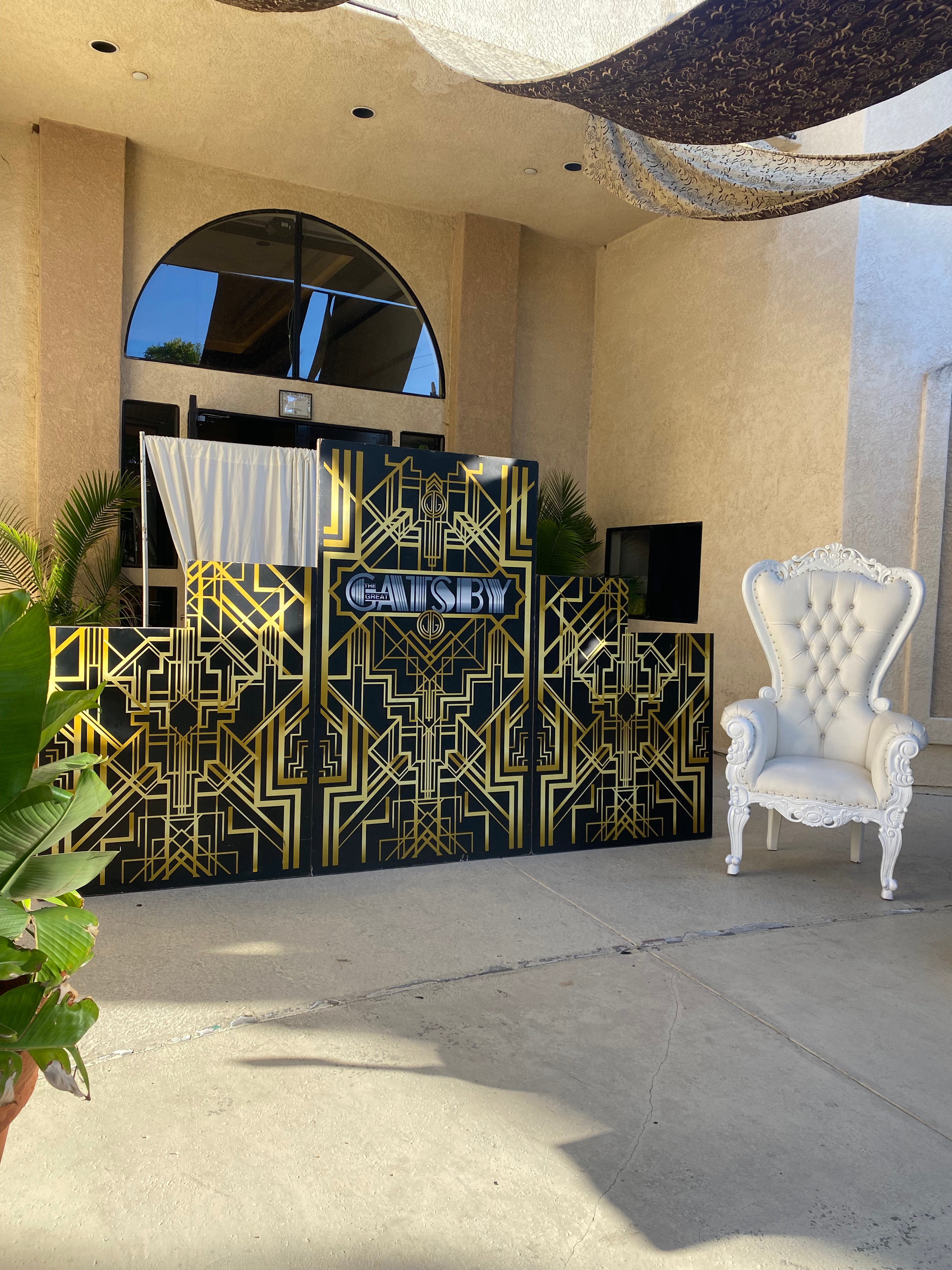 Adult White/White Royal Throne Chair