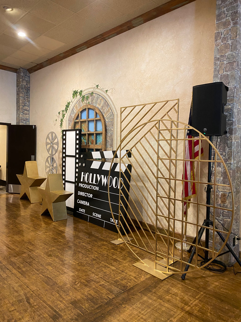 Rectangular Gold Screen