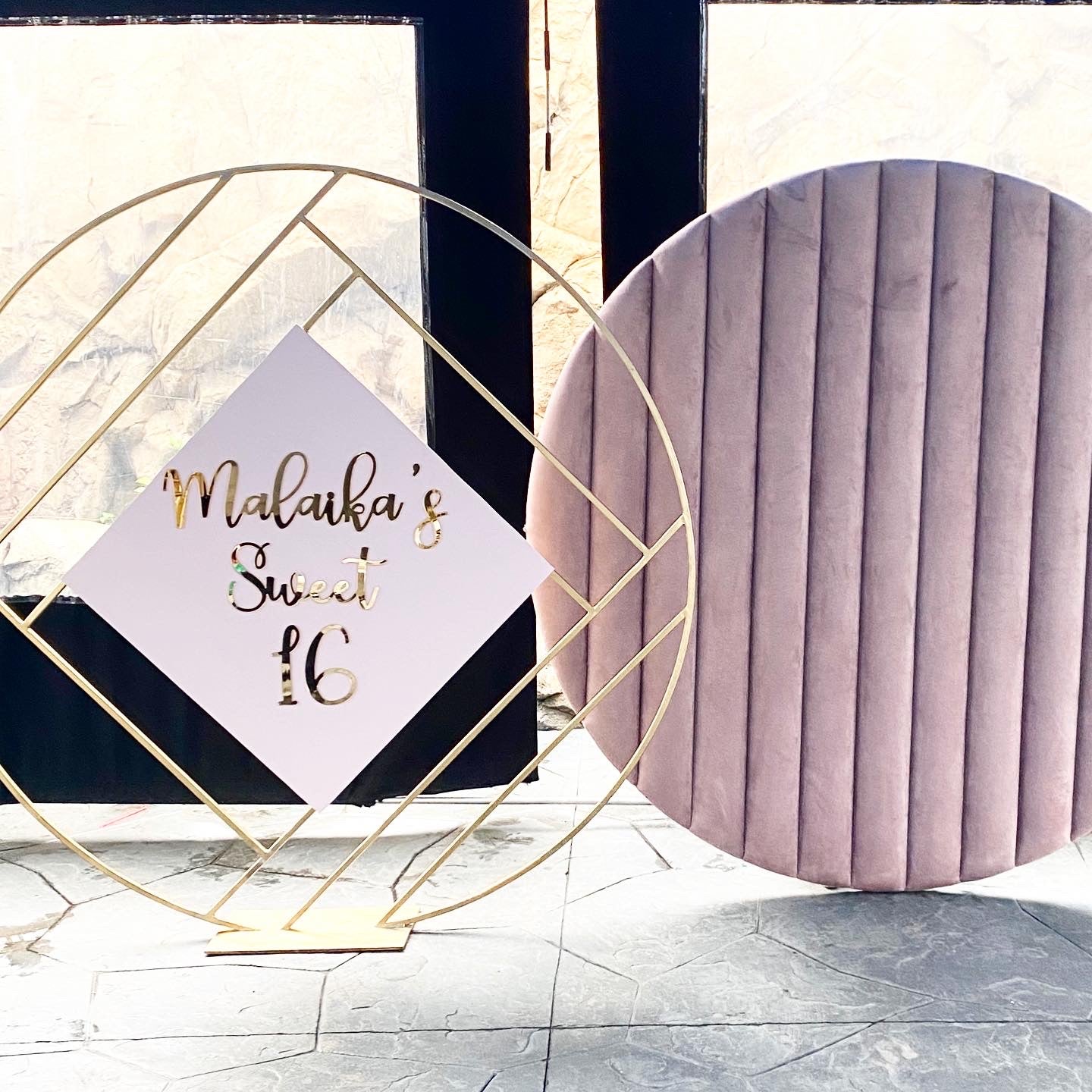 Gold Washington Circle Stand With Custom Signage