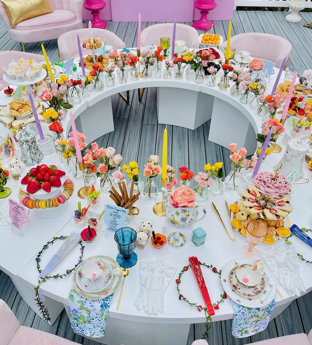 Kids White Serpentine Circle Table