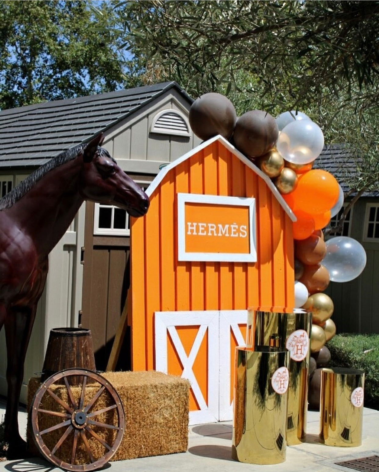 Adult Black/Gold Royal Throne Chair