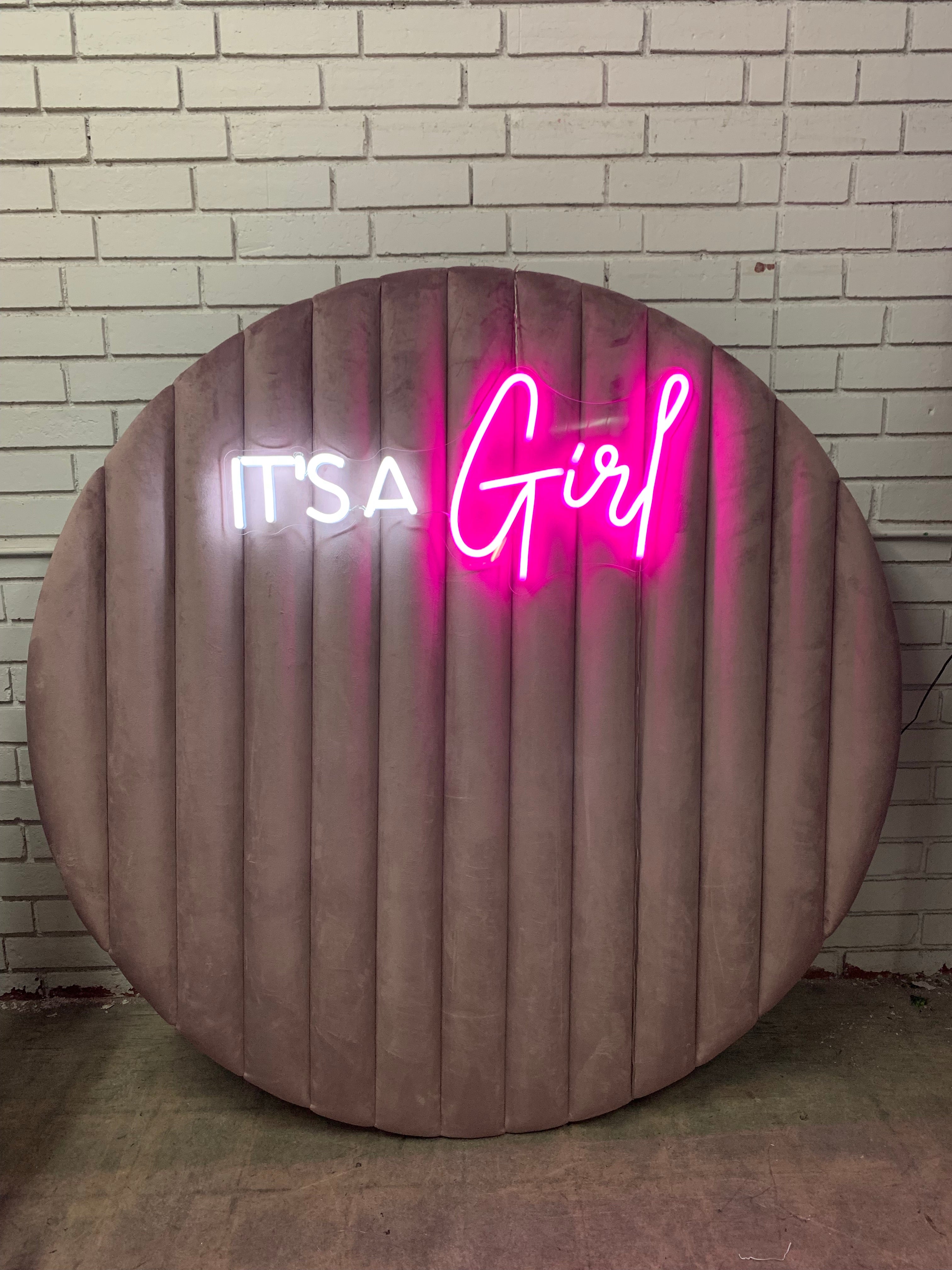 It’s A Girl Pink Velvet Circle Backdrop Package