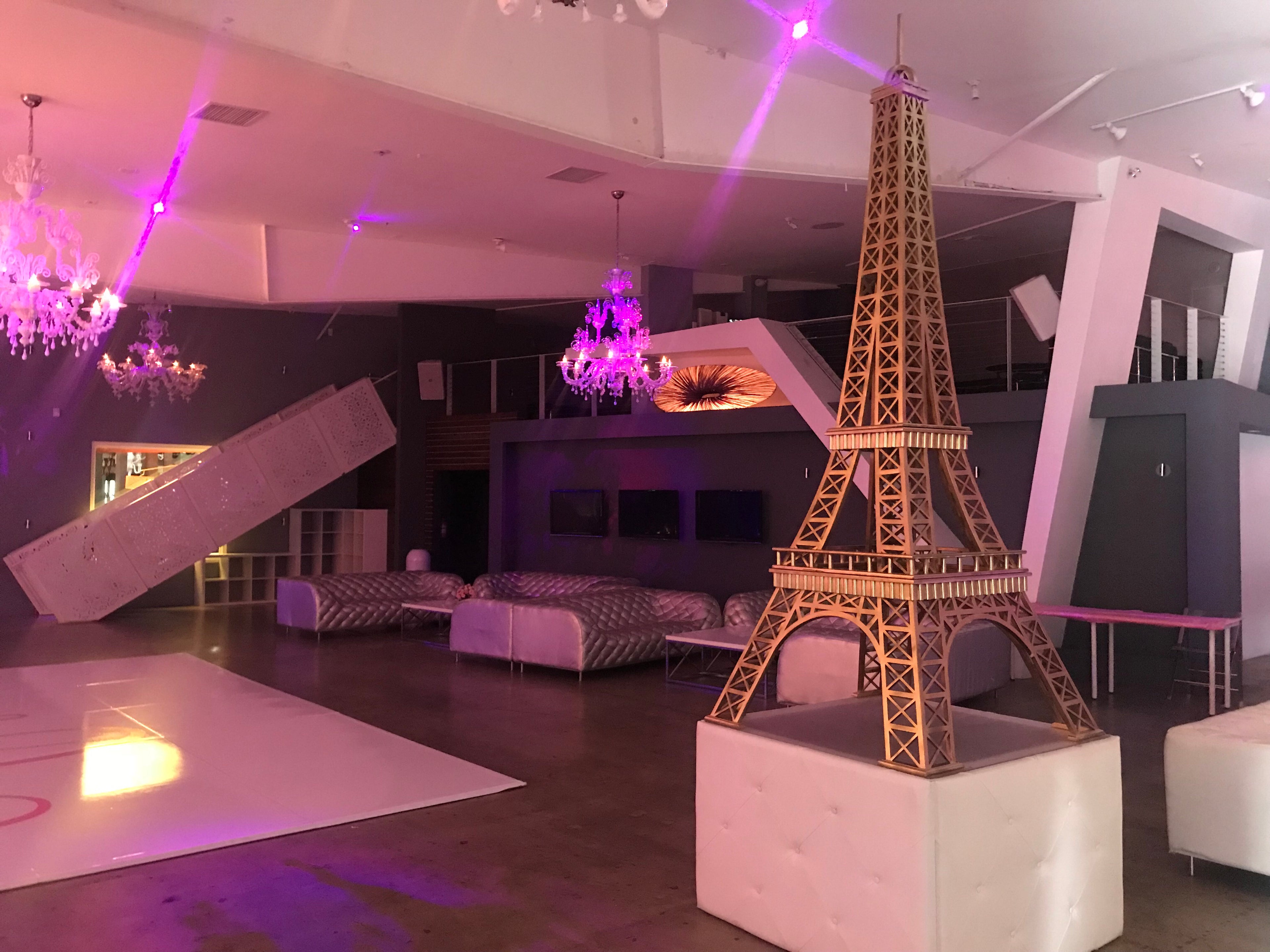 Large Gold Paris Eiffel Tower