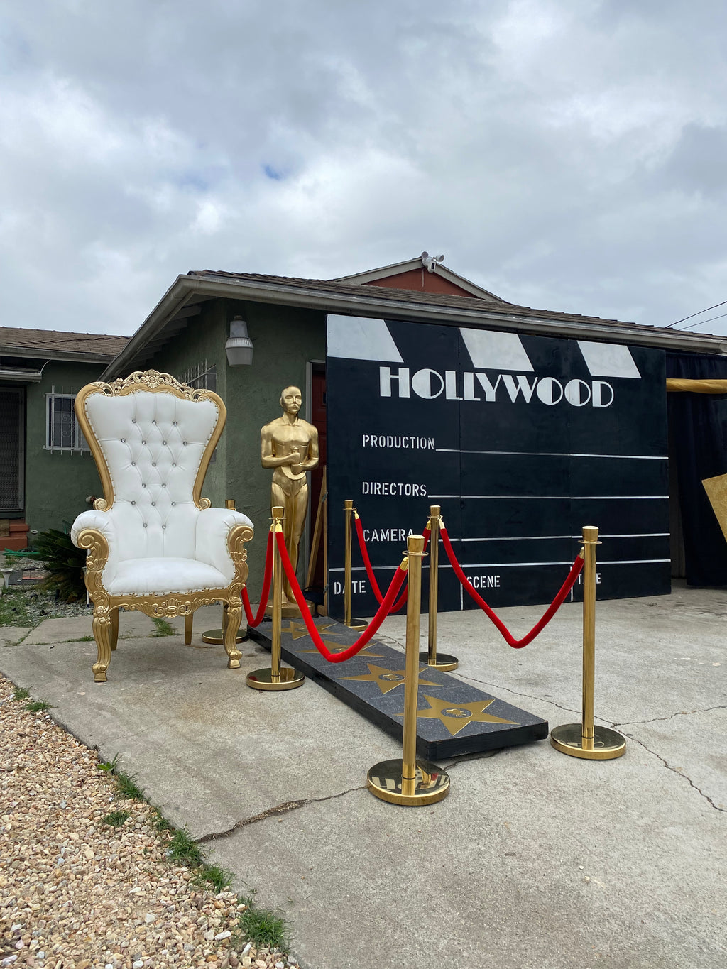 Adult Gold & White Royal Chair