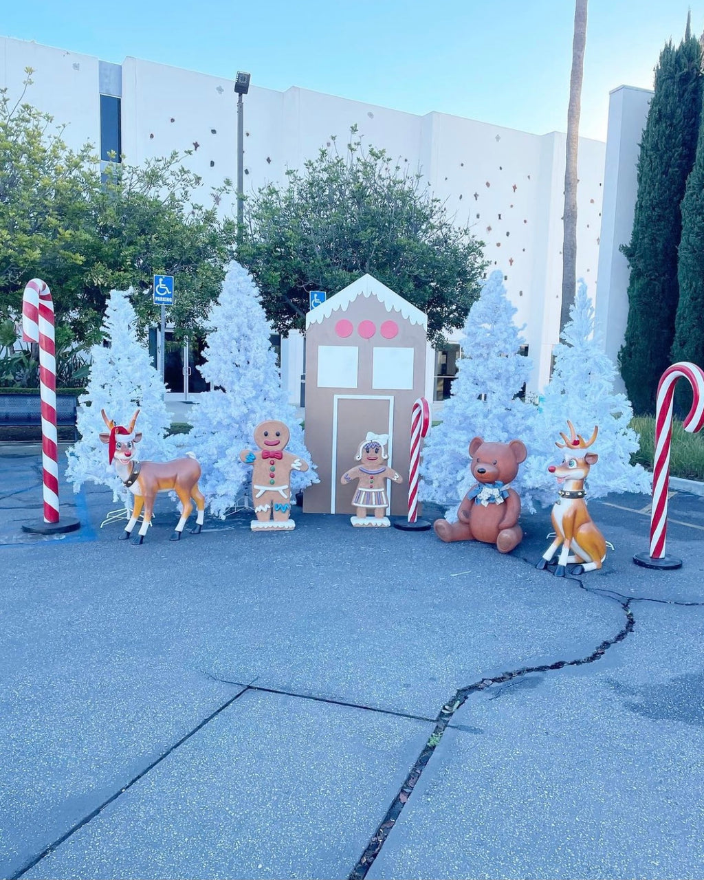 Christmas Sitting Reindeer