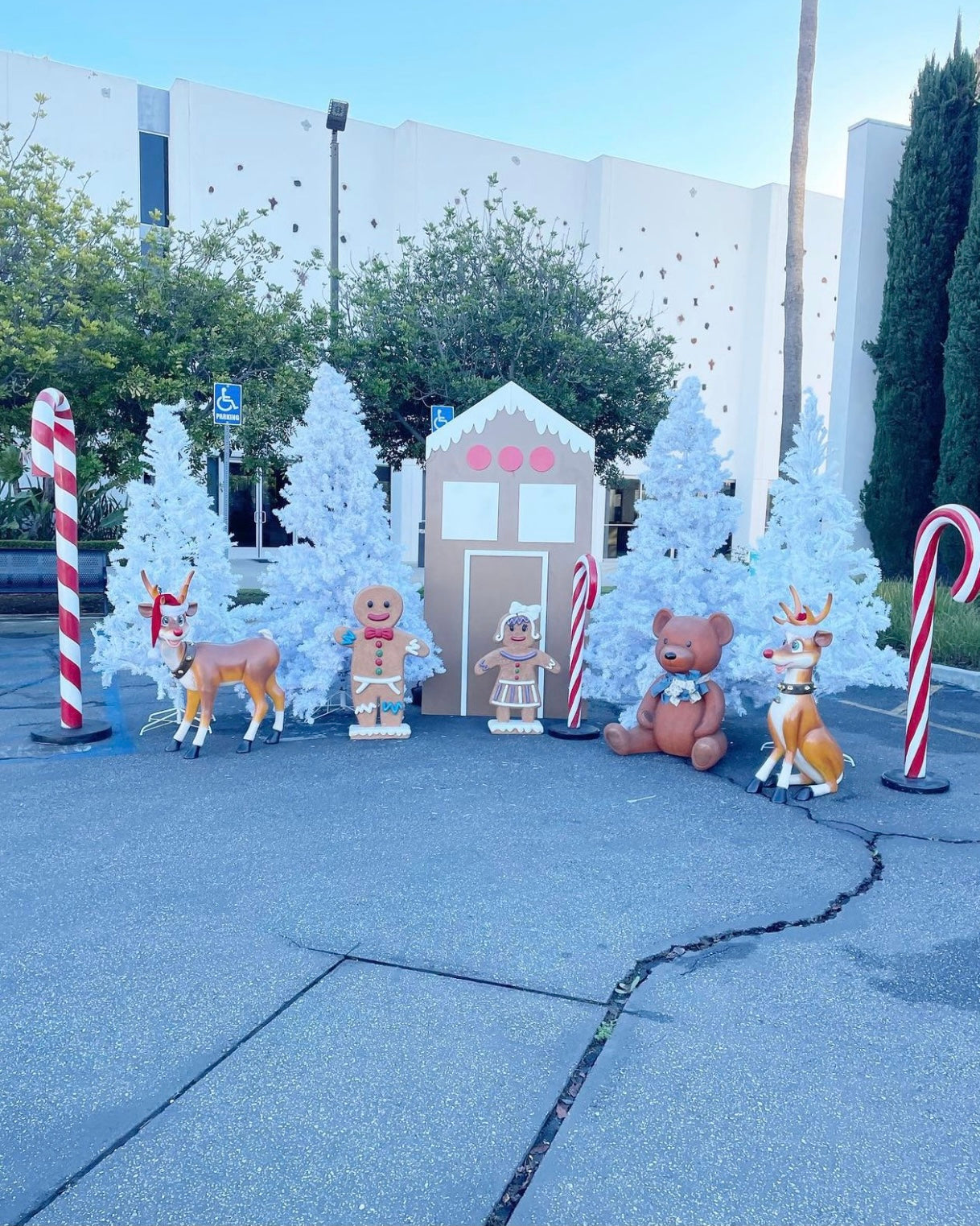 Christmas Sitting Reindeer