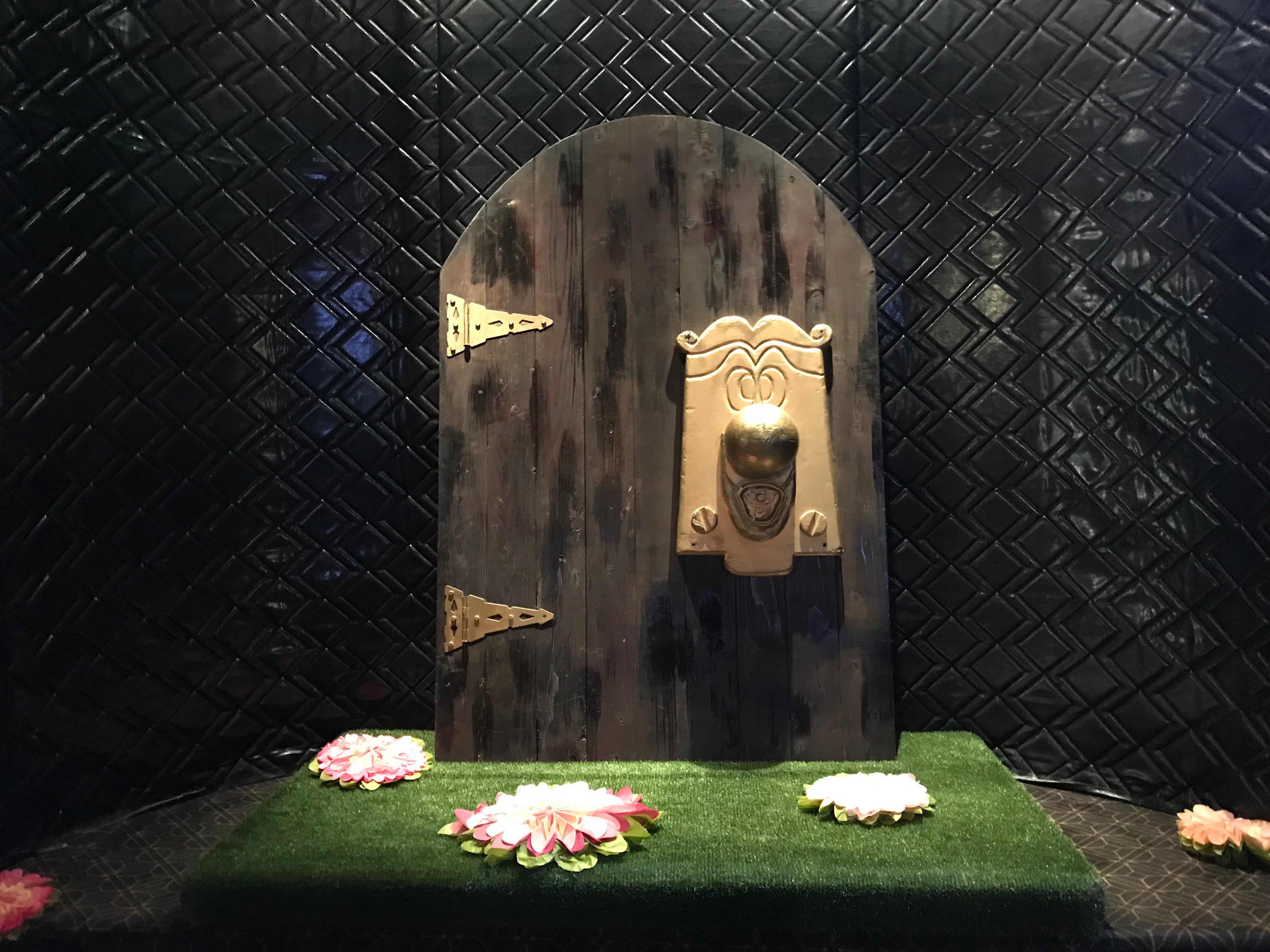 Alice in Wonderland Large Door