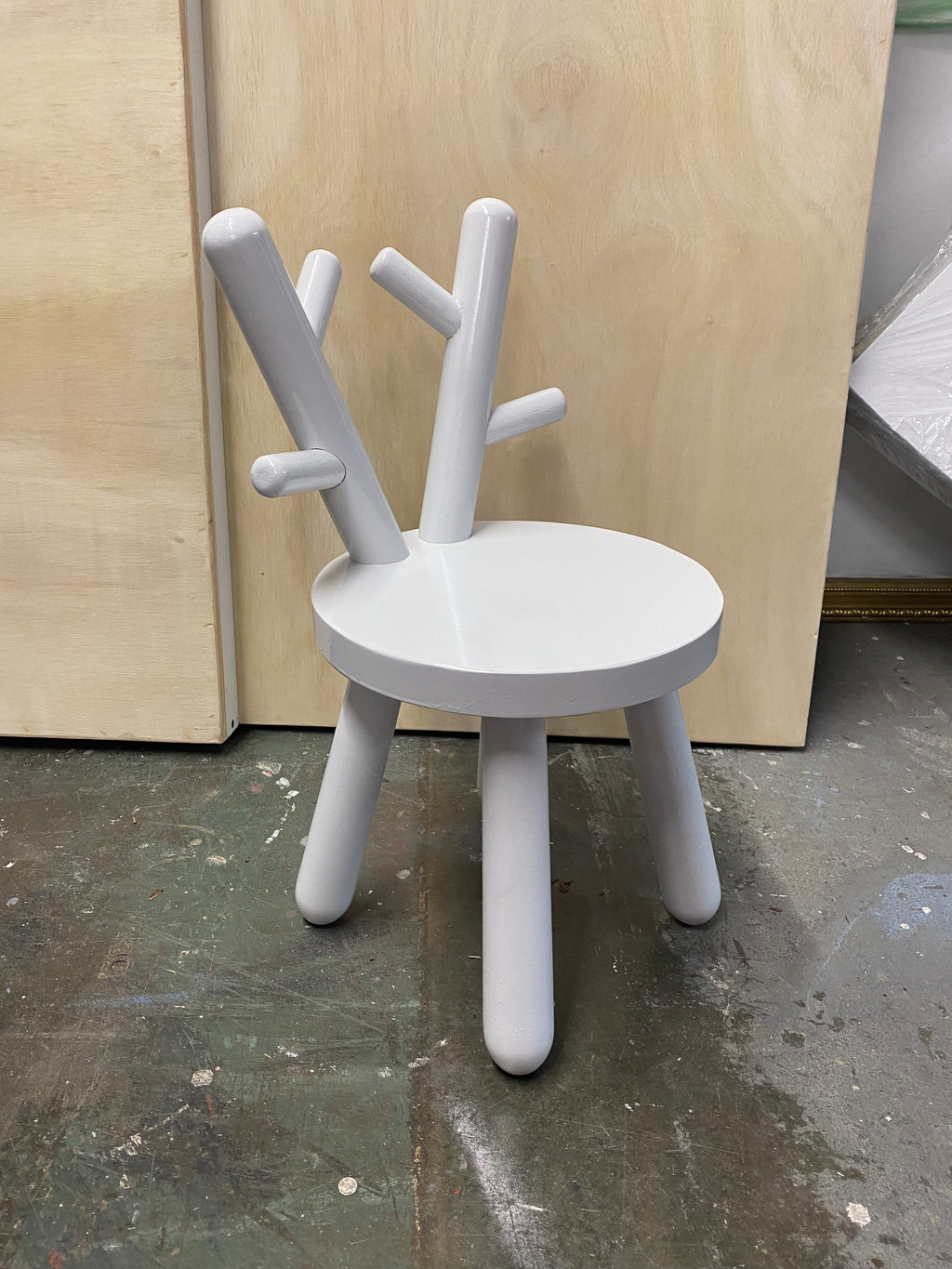 Kids White Reindeer Chair