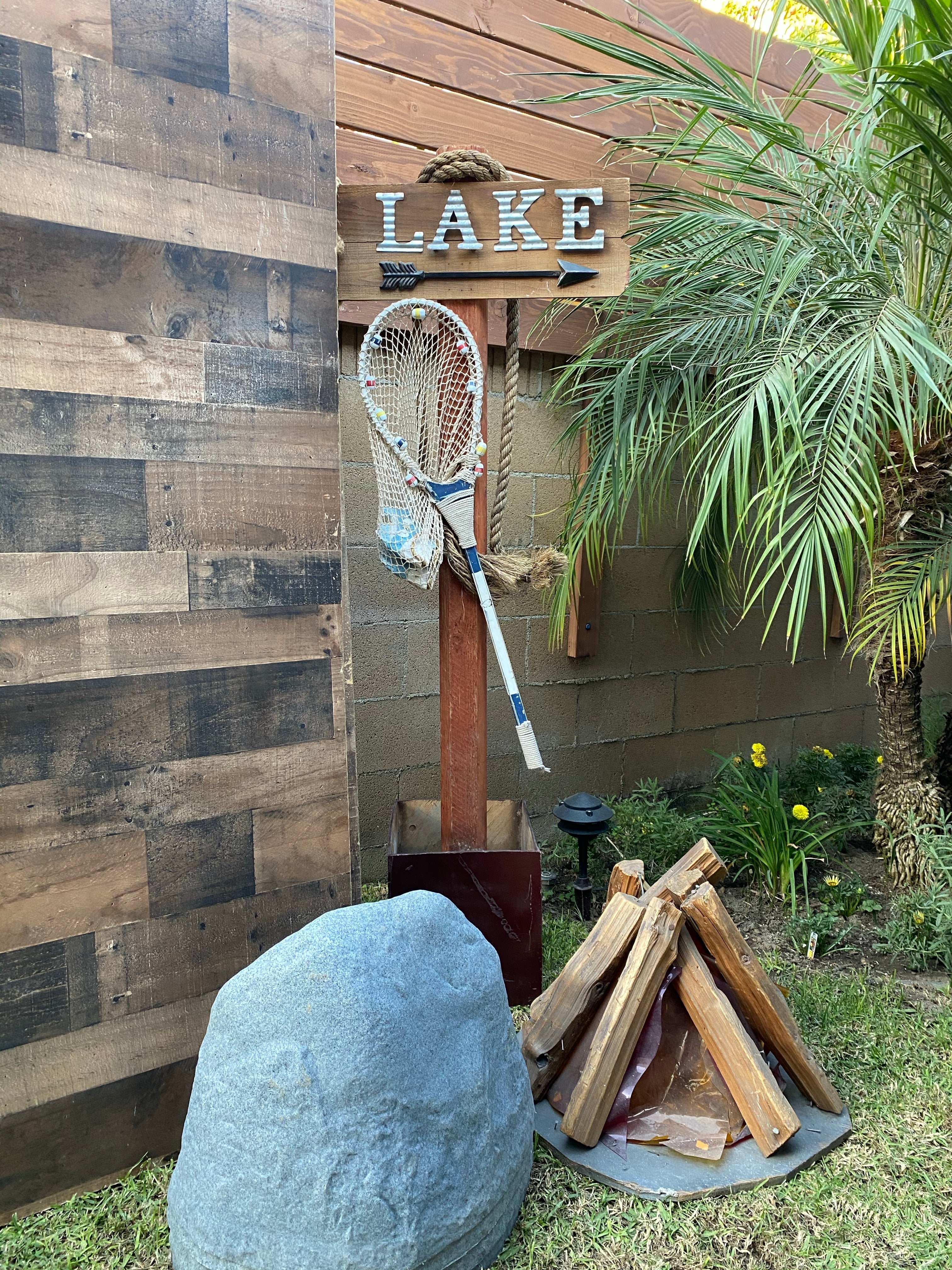 Welcome To The Lake Stand