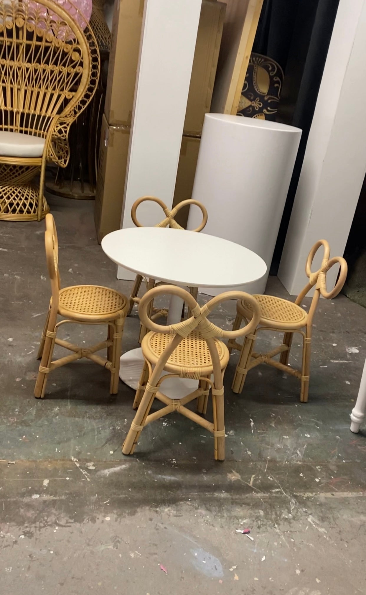 Kids Modern White Round Table