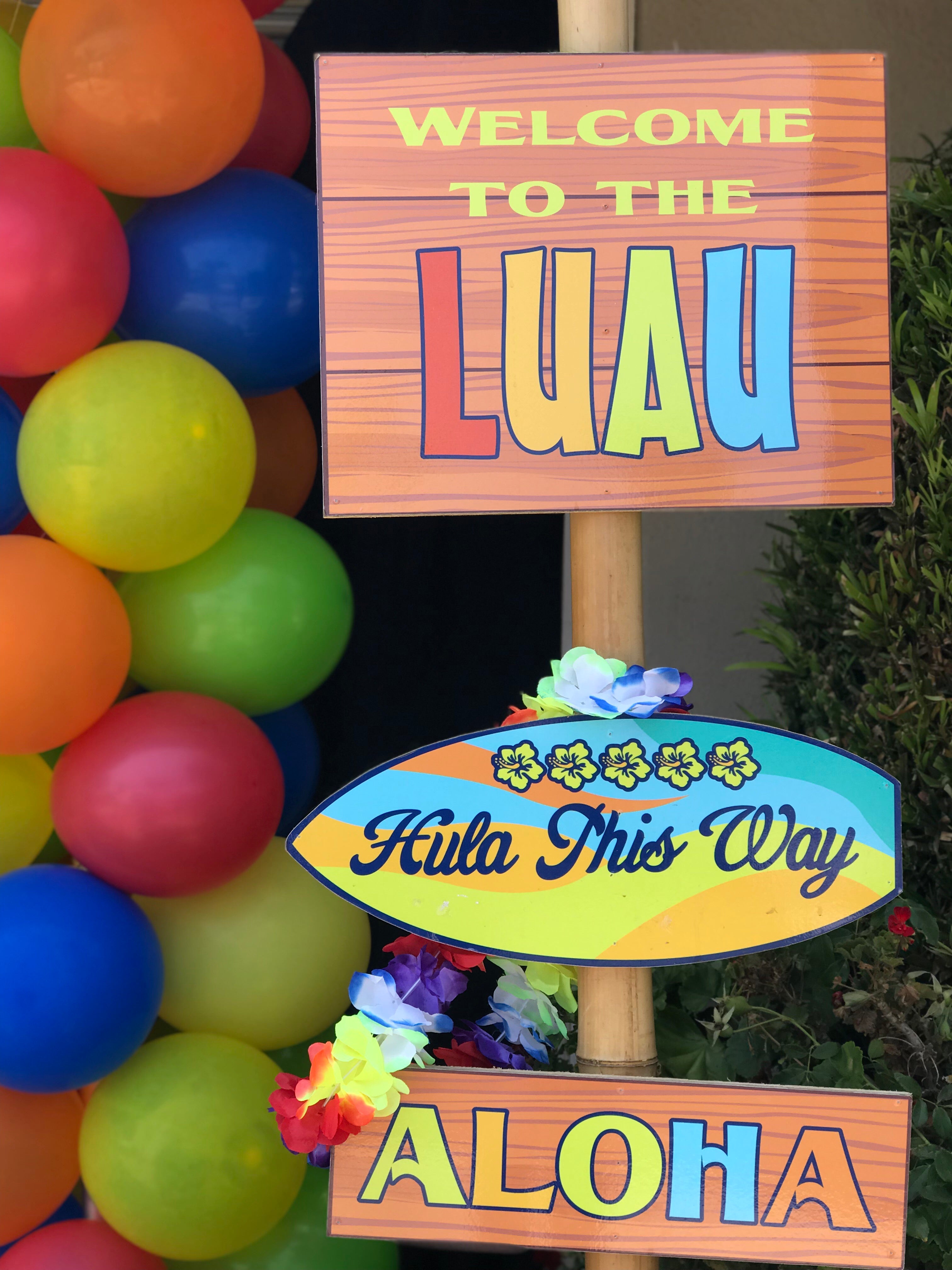 Luau Welcome Sign