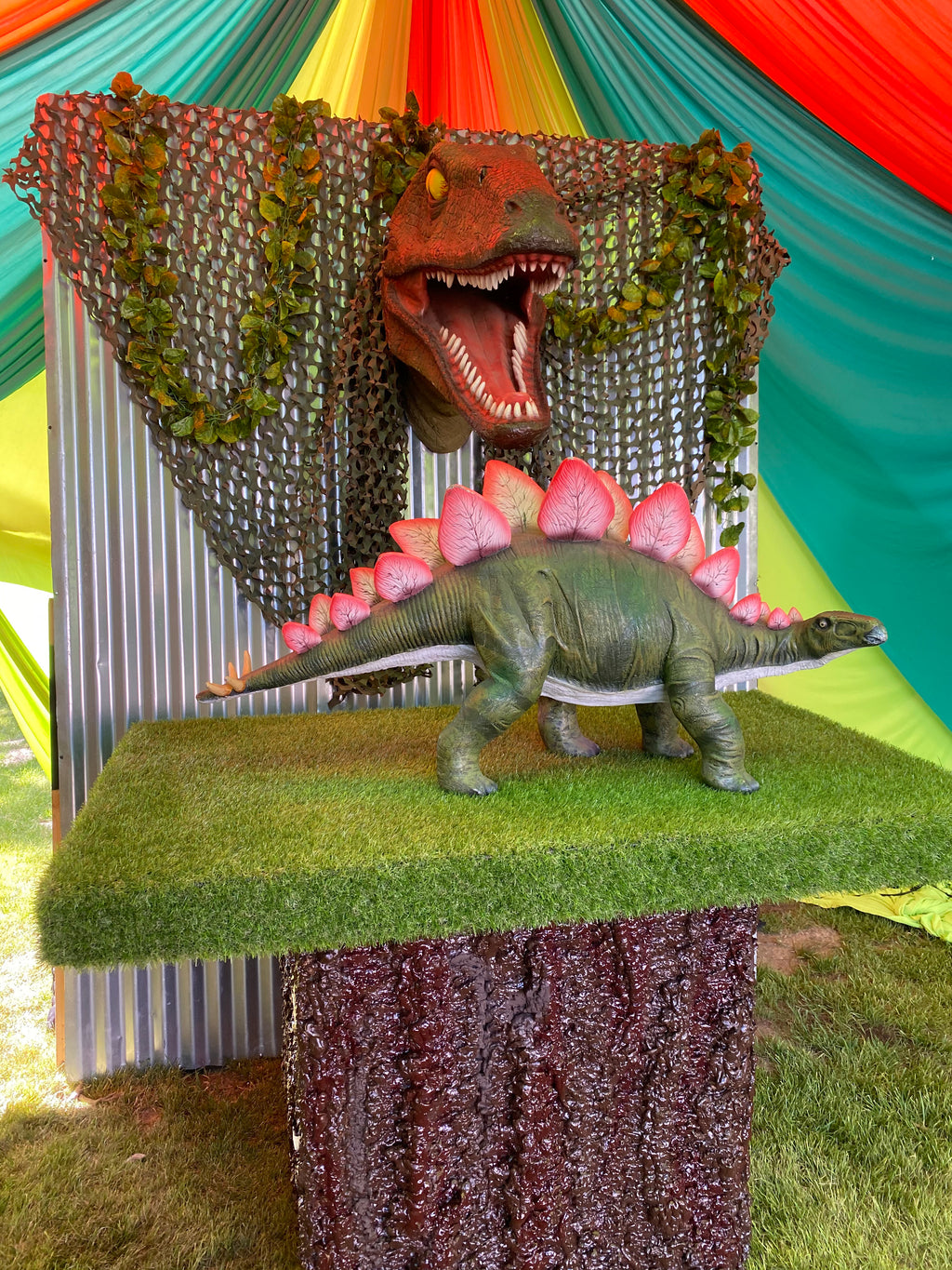 Dinosaur Head Backdrop